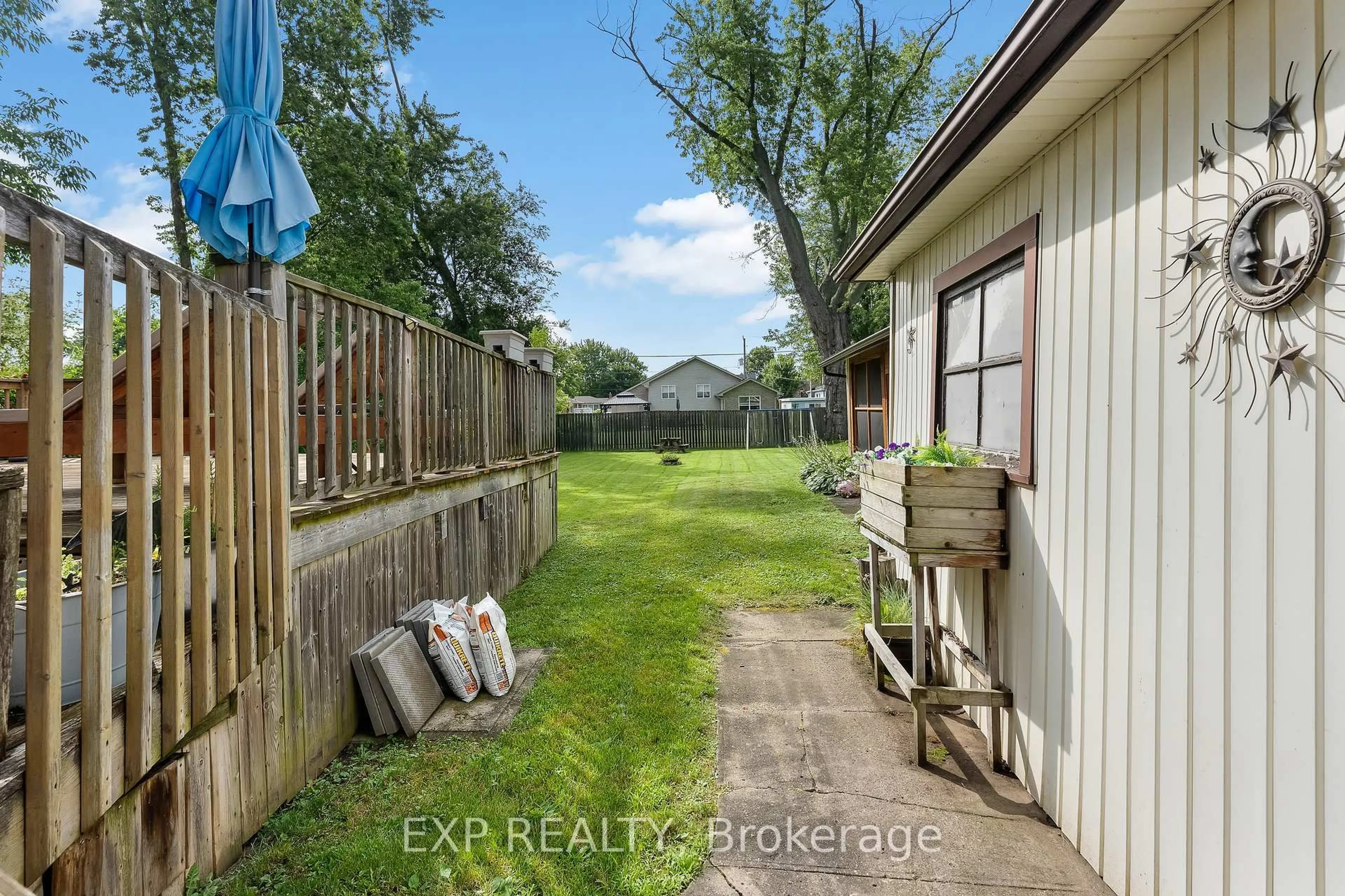 A pic from outside/outdoor area/front of a property/back of a property/a pic from drone, water/lake/river/ocean view for 3938 Main St, Niagara Falls Ontario L2G 6B6