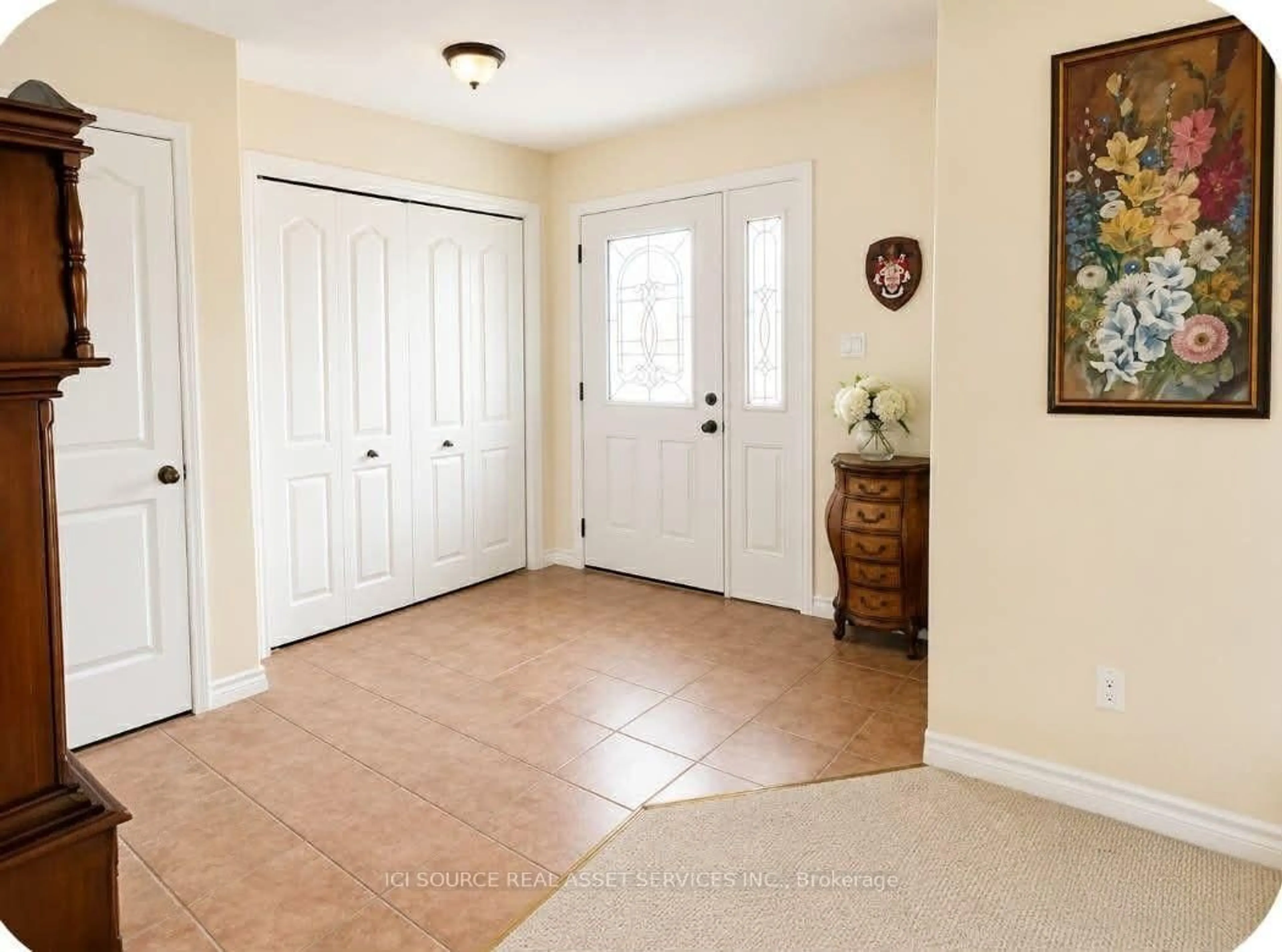 Indoor entryway for 6 Edgewater Dr, Brighton Ontario K0K 1H0