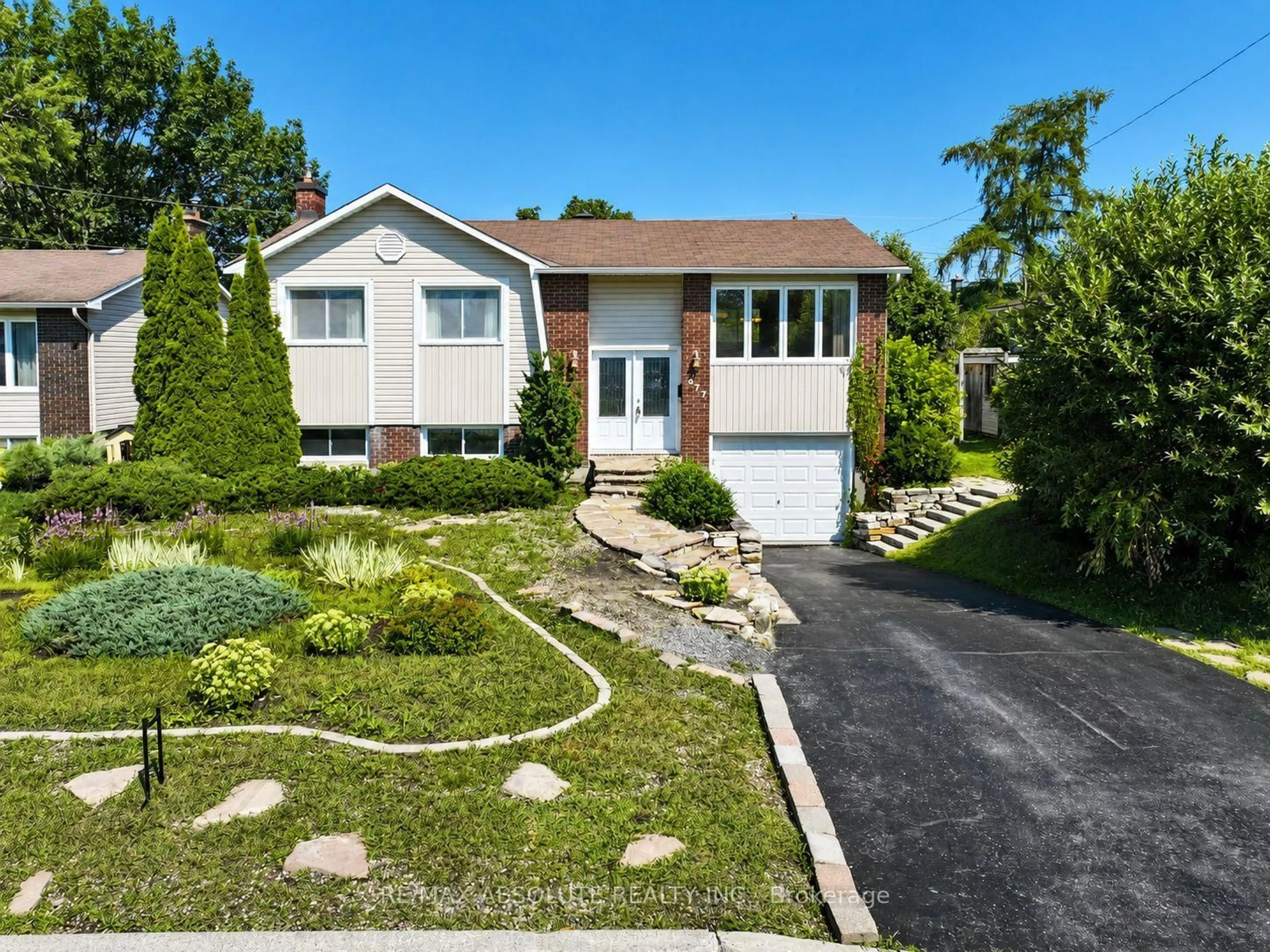 Home with brick exterior material, street for 377 Leanne St, Orleans Ontario K1E 1V8
