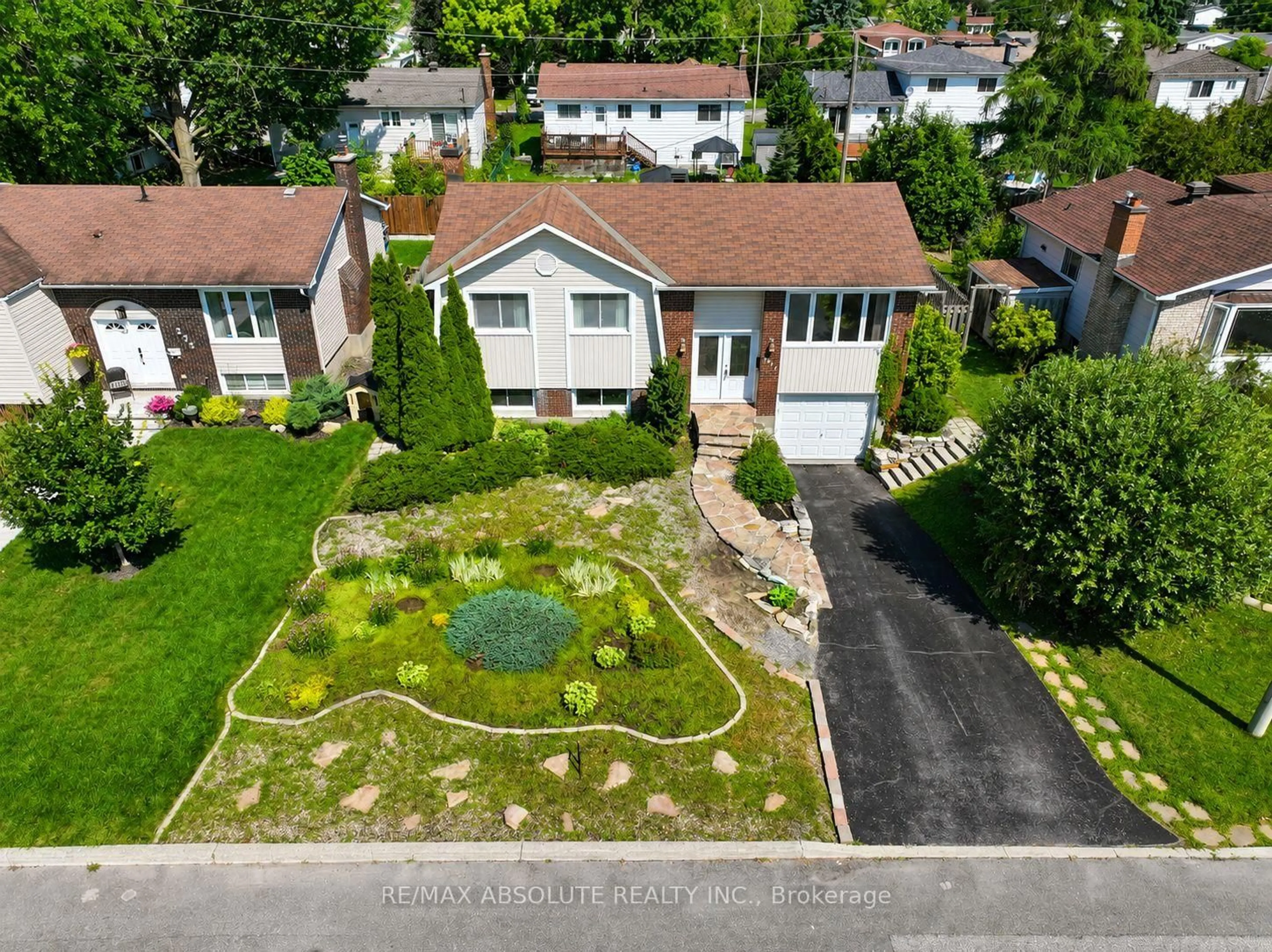 A pic from outside/outdoor area/front of a property/back of a property/a pic from drone, street for 377 Leanne St, Orleans Ontario K1E 1V8