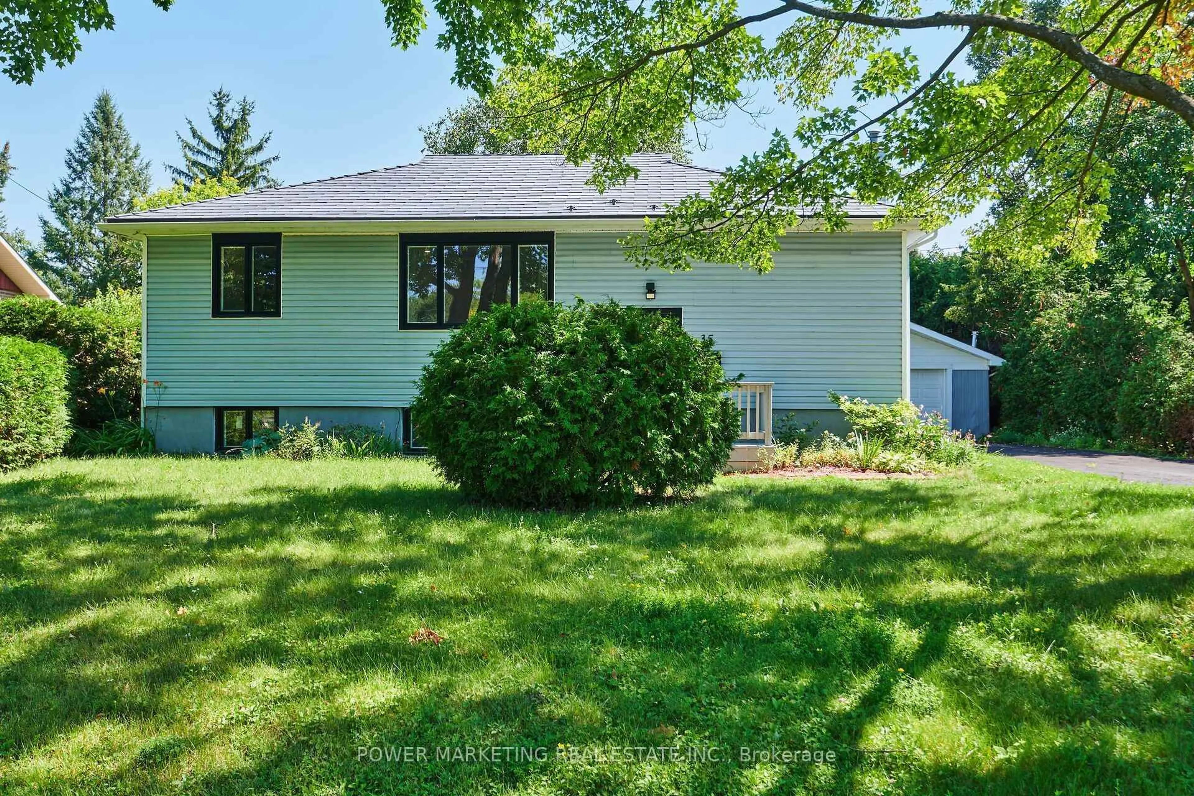 Unknown for 35 Tauvette St, Ottawa Ontario K1B 3A1
