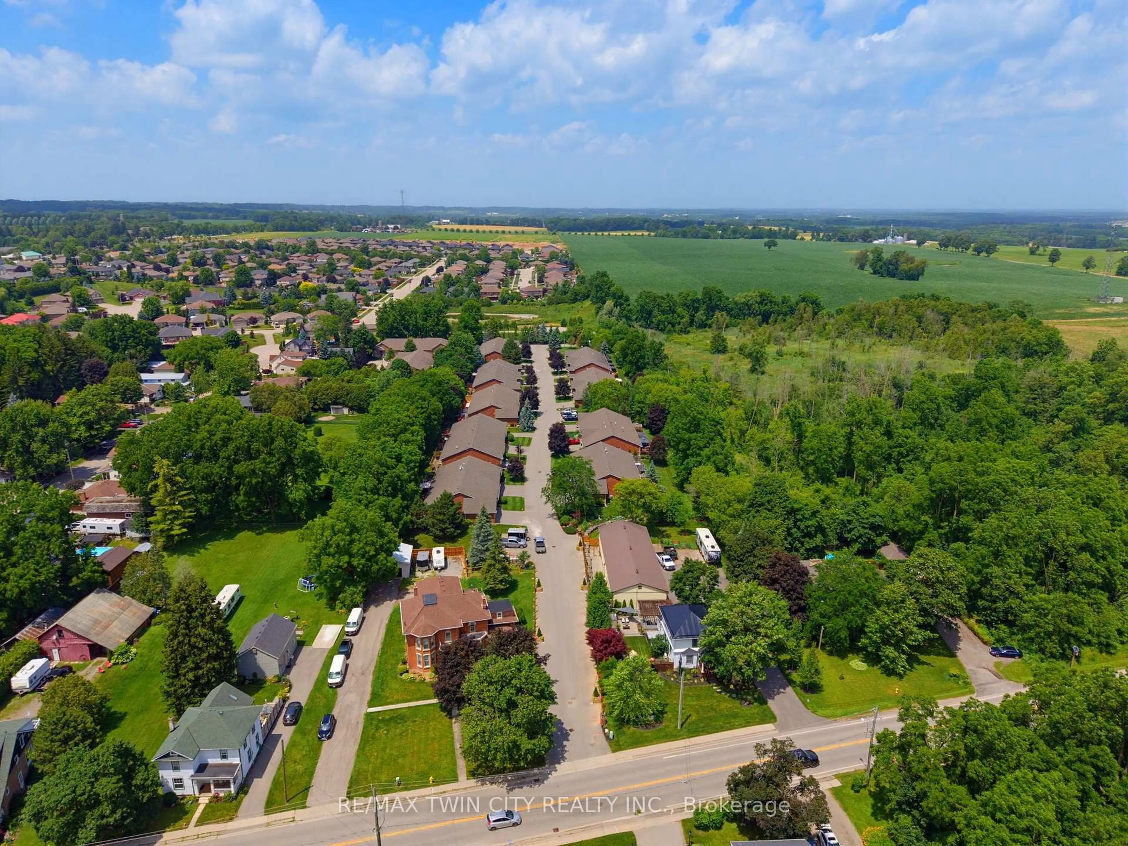 A pic from outside/outdoor area/front of a property/back of a property/a pic from drone, street for 53 Beverly St #27, Brant Ontario N0E 1N0