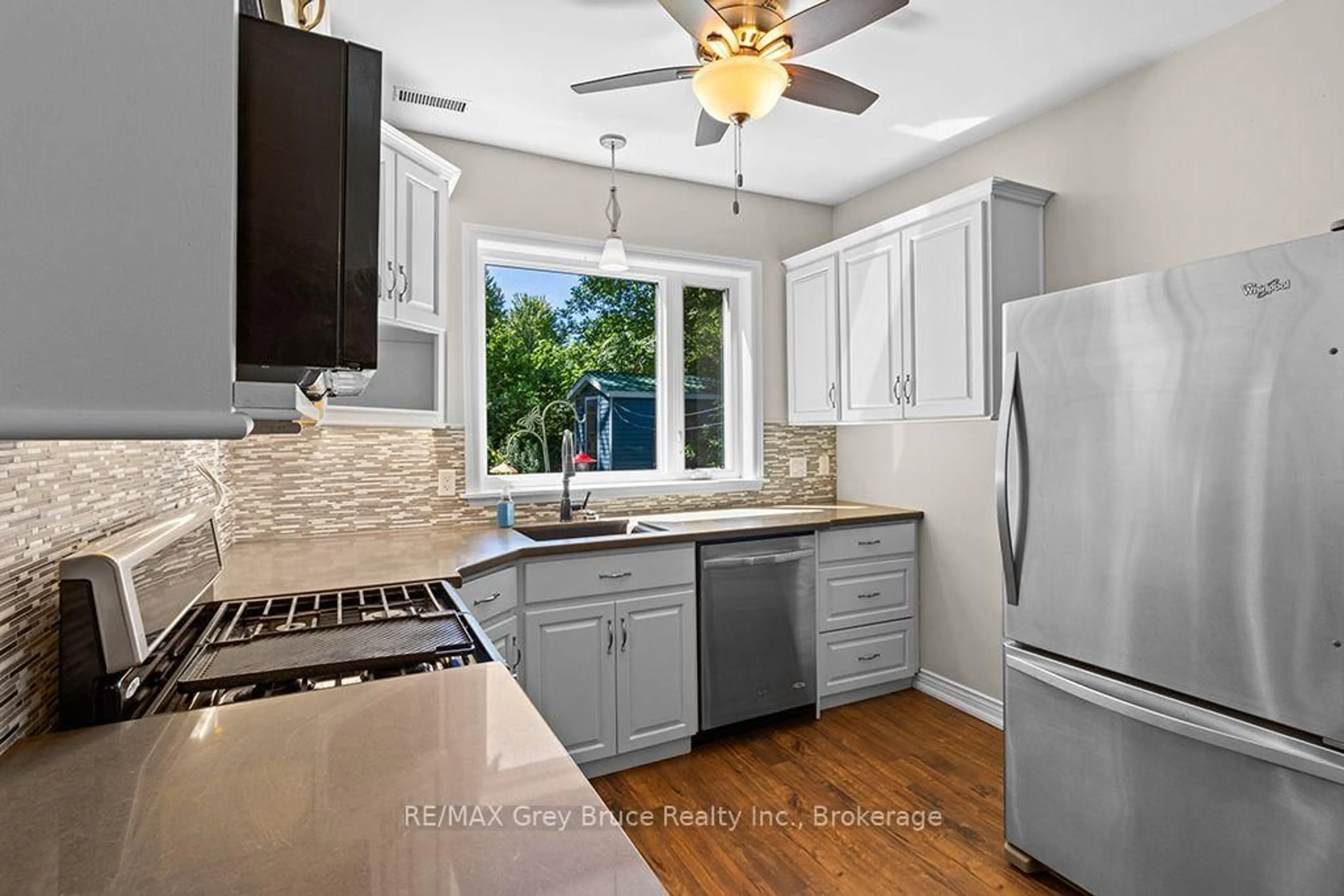 Open concept kitchen, ceramic/tile floor for 441 Frank St, South Bruce Peninsula Ontario N0H 2T0