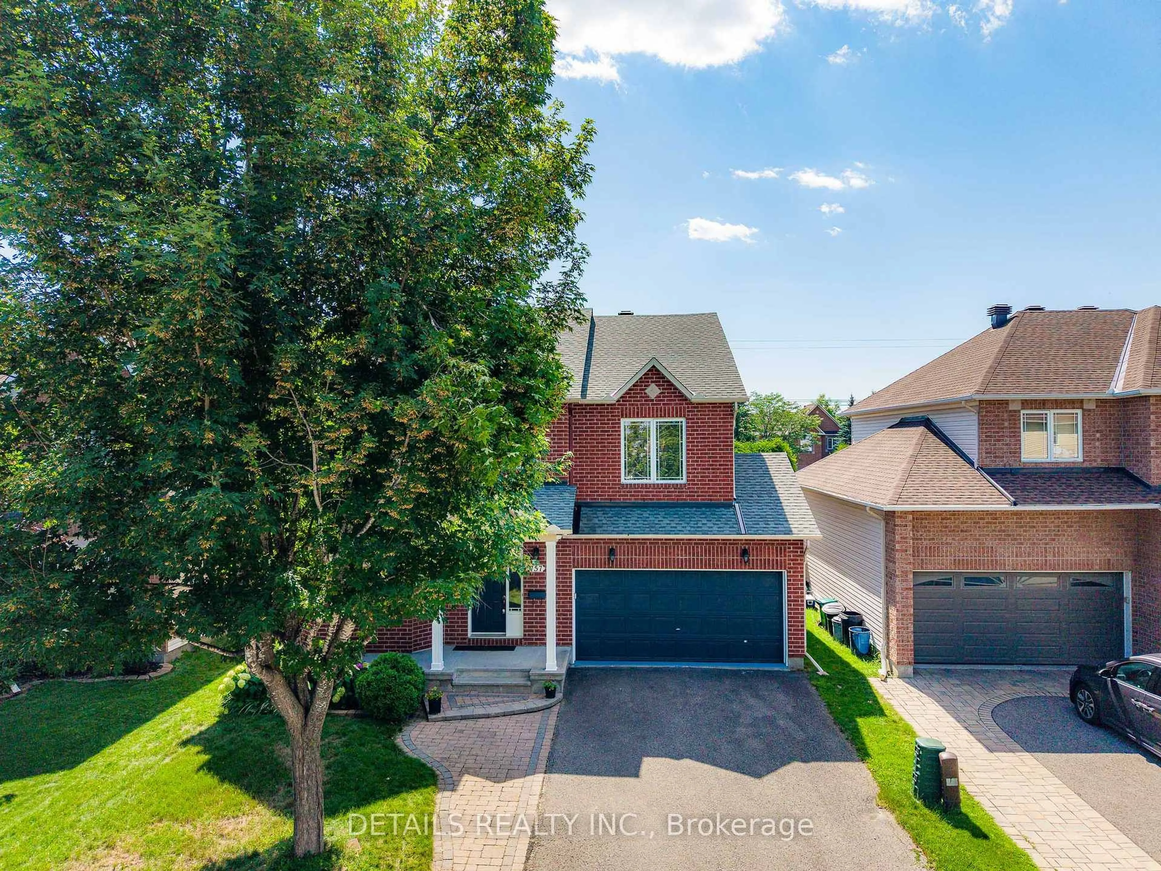 A pic from outside/outdoor area/front of a property/back of a property/a pic from drone, street for 757 Schubert Circ, Ottawa Ontario K4A 4W3