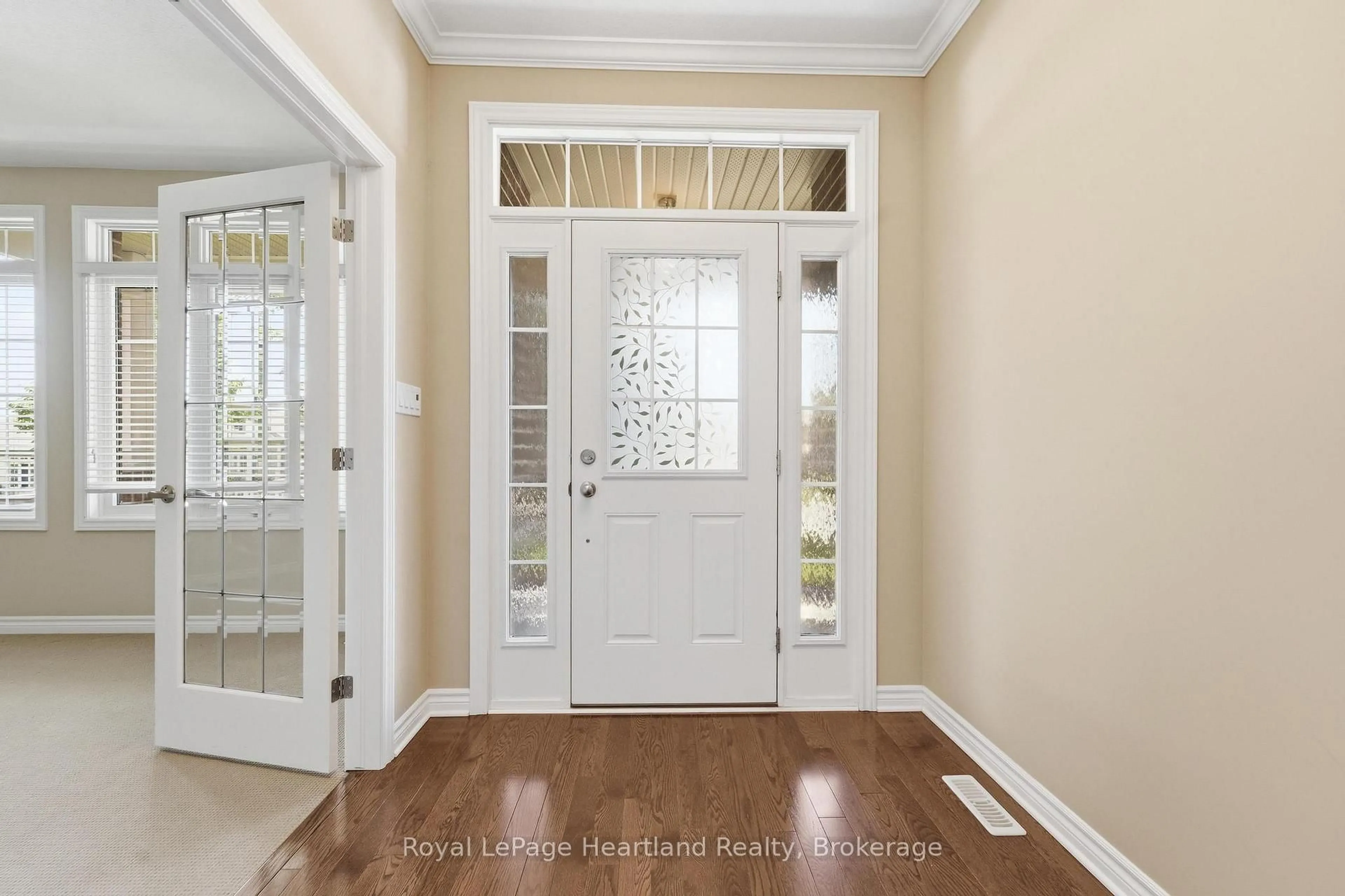 Indoor entryway for 518 Blue Jay Dr #18, London North Ontario N5X 0E4