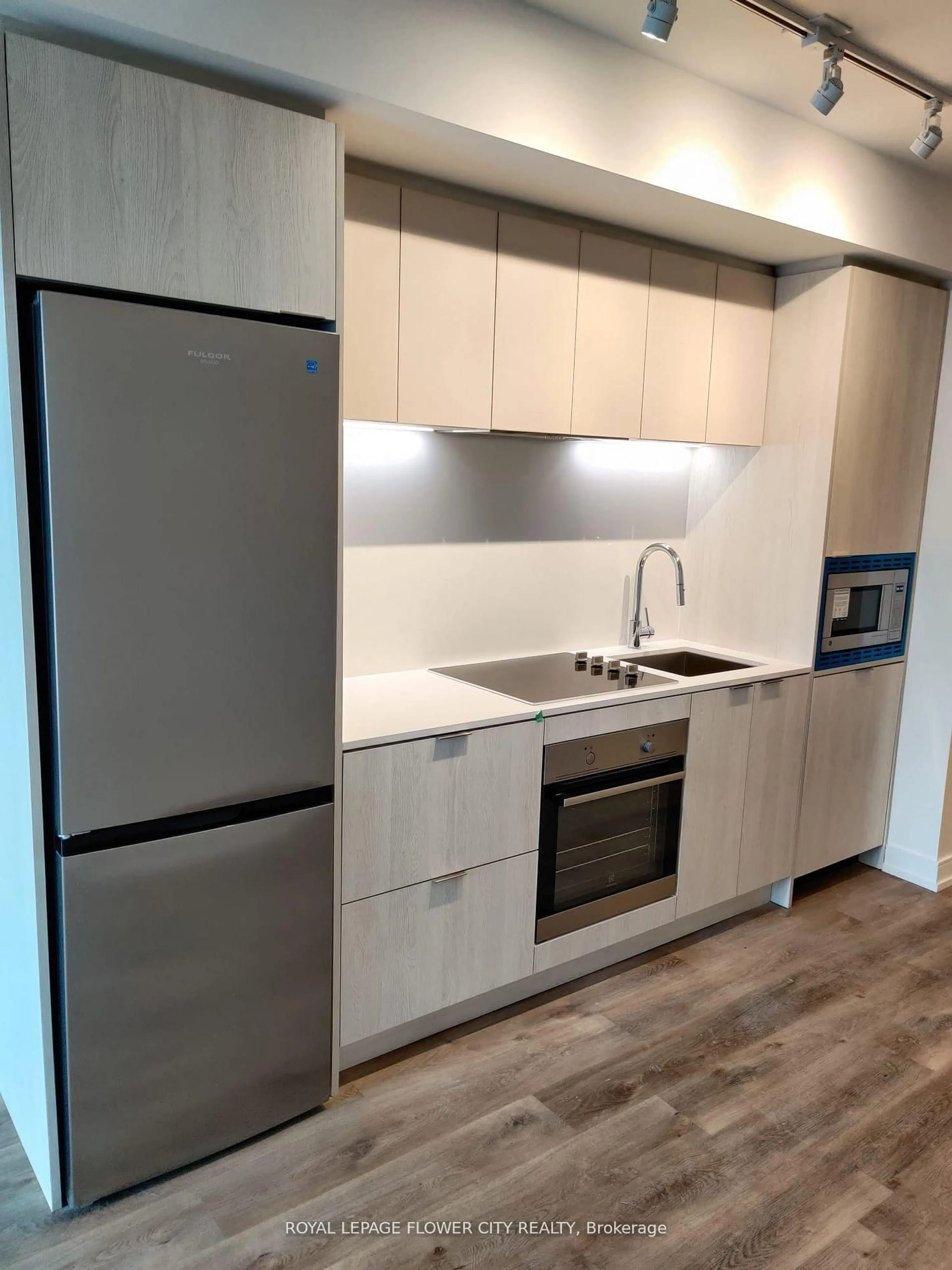 Standard kitchen, wood/laminate floor for 1 Jarvis St #311, Hamilton Ontario L8R 0A8