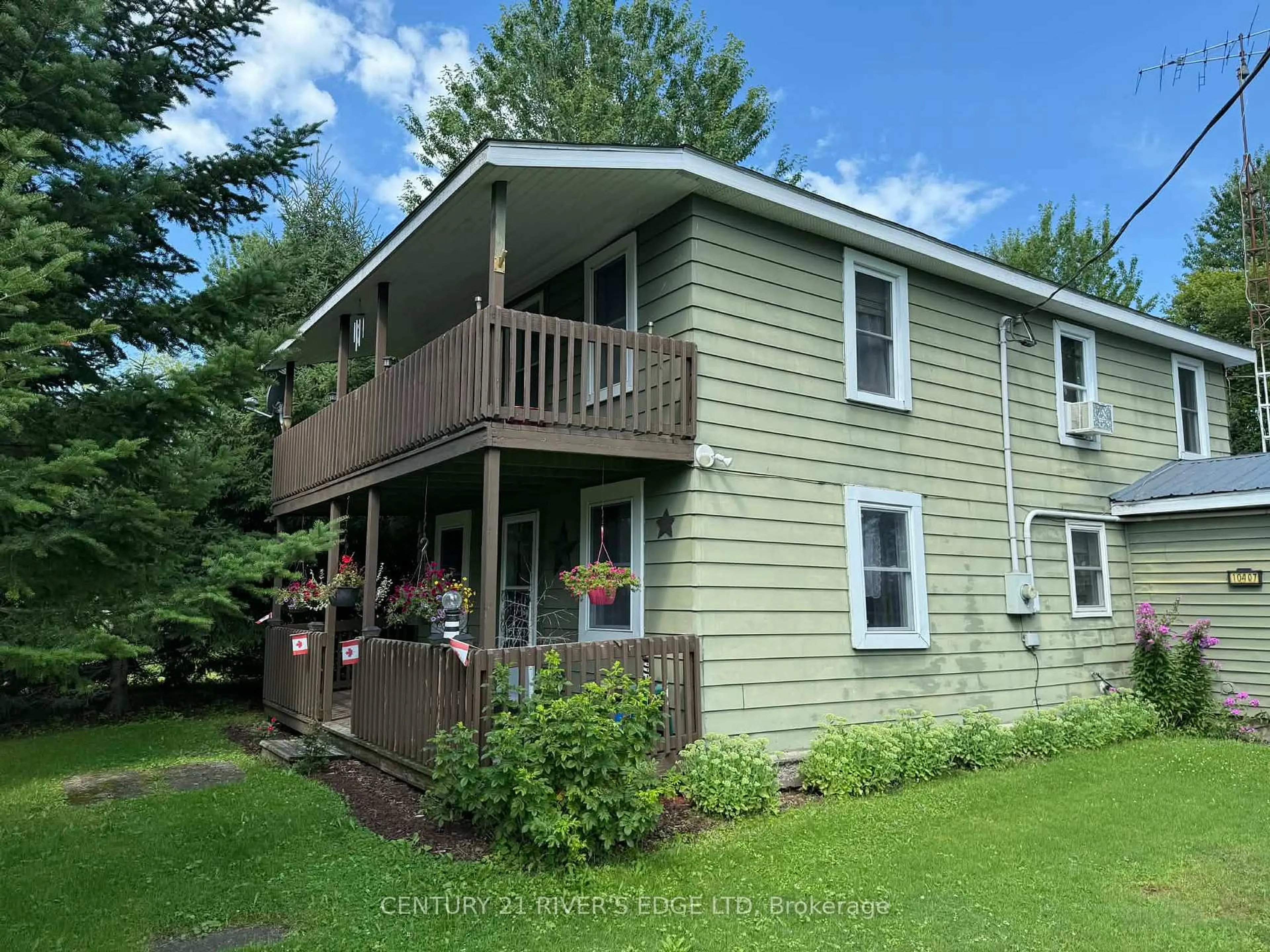 A pic from outside/outdoor area/front of a property/back of a property/a pic from drone, unknown for 10407 Hainsville Rd, South Dundas Ontario K0E 1C0