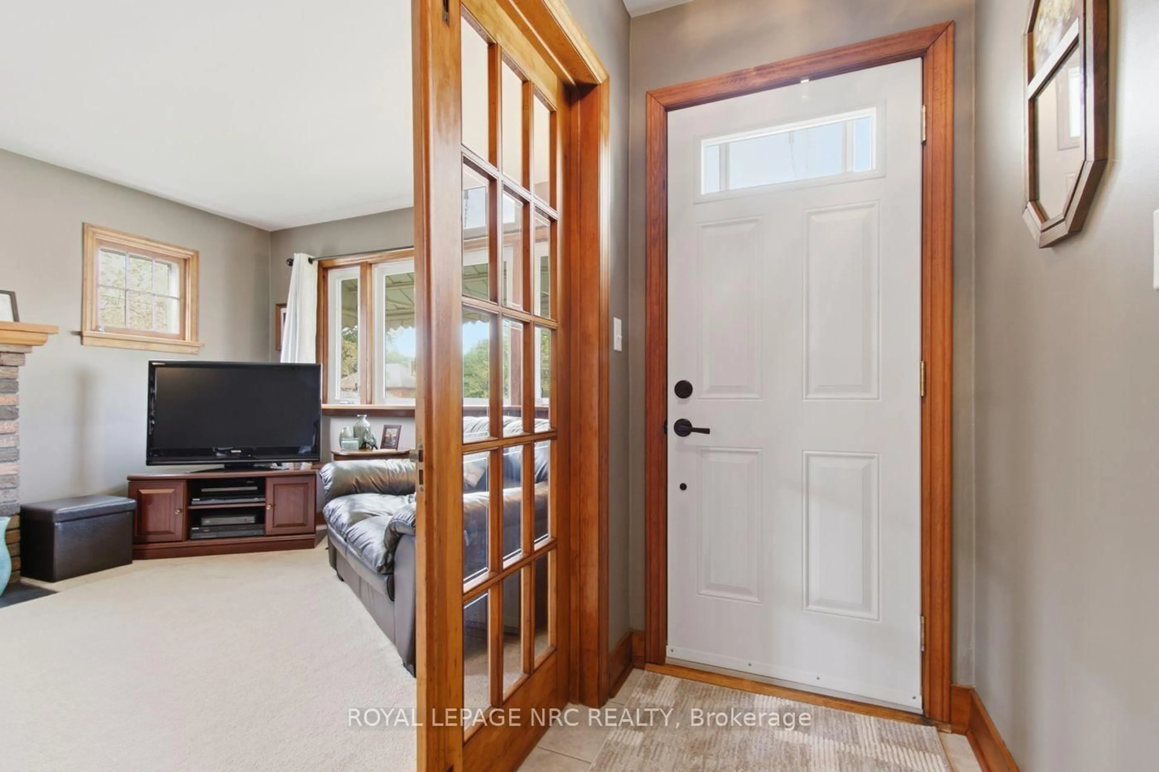 Indoor entryway for 23 Clare Ave, Port Colborne Ontario L3K 5H3
