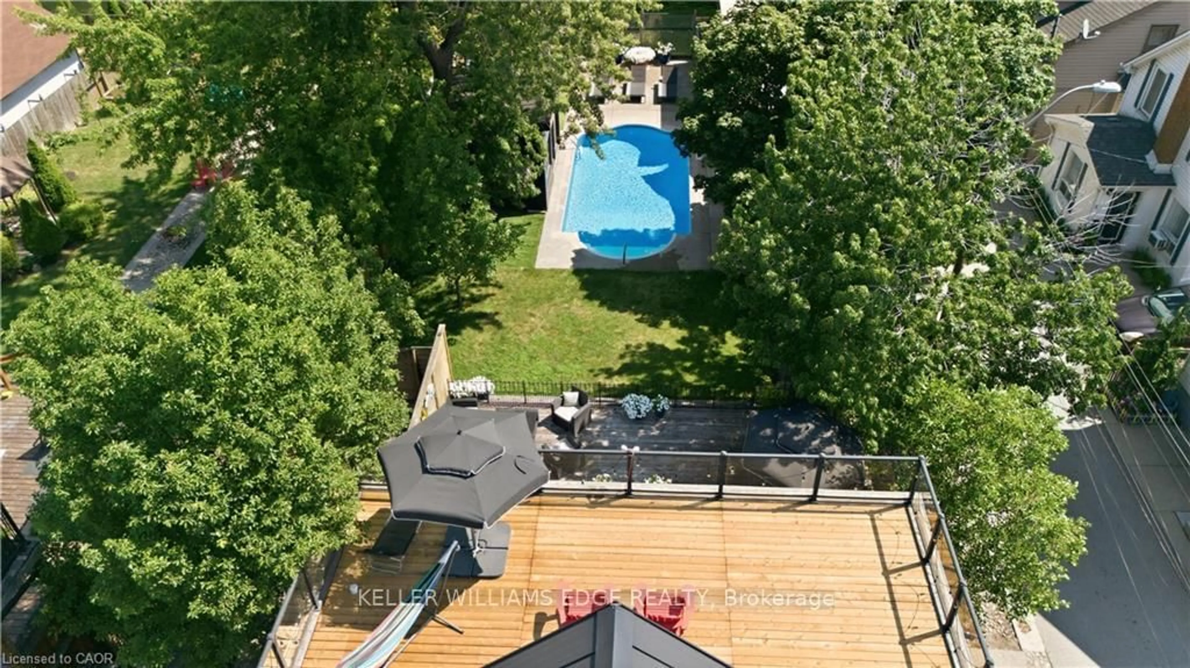 A pic from outside/outdoor area/front of a property/back of a property/a pic from drone, unknown for 573 Beach Blvd, Hamilton Ontario L8H 6X8