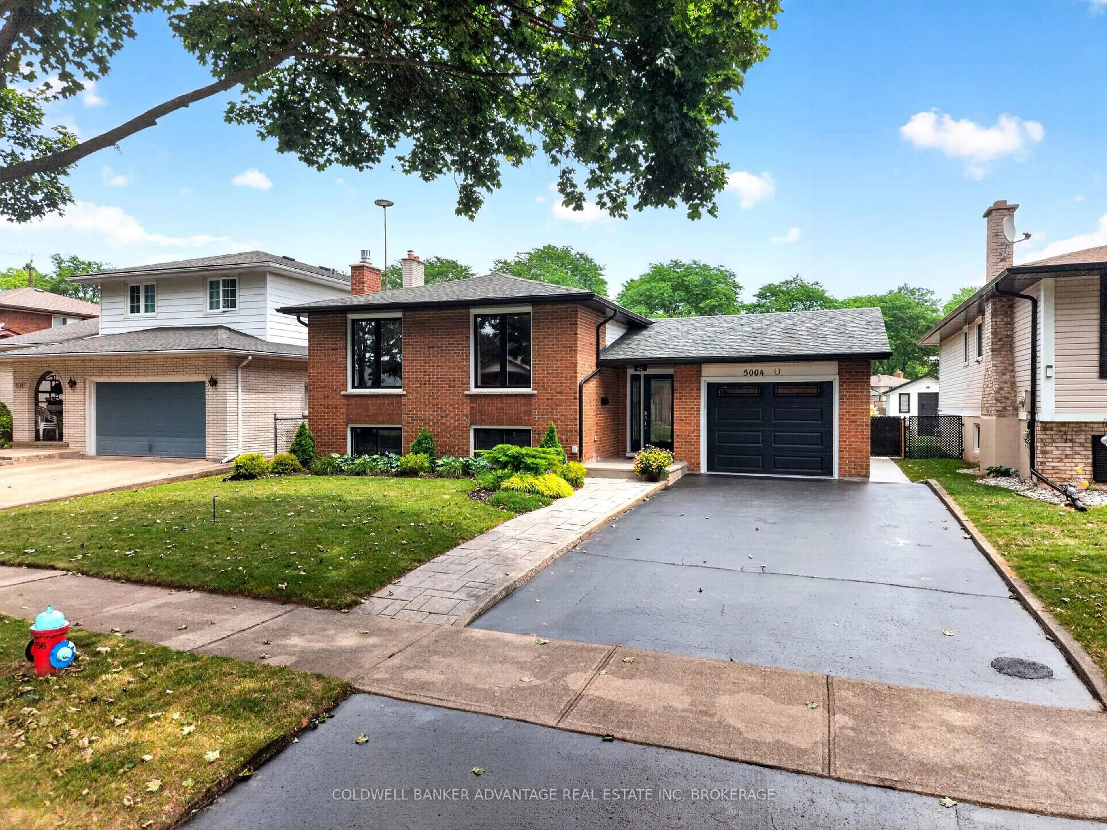 Home with brick exterior material, street for 5004 Pettit Ave, Niagara Falls Ontario L2E 7B1