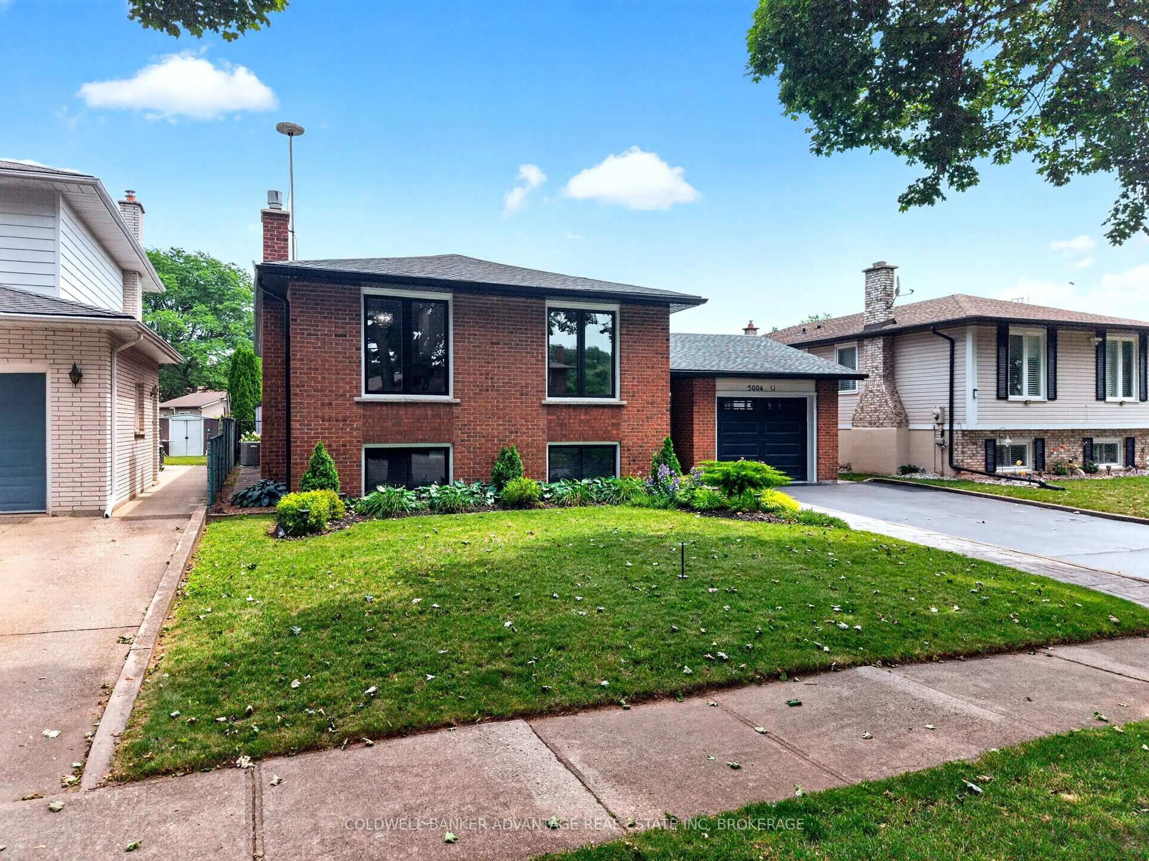 Home with brick exterior material, street for 5004 Pettit Ave, Niagara Falls Ontario L2E 7B1