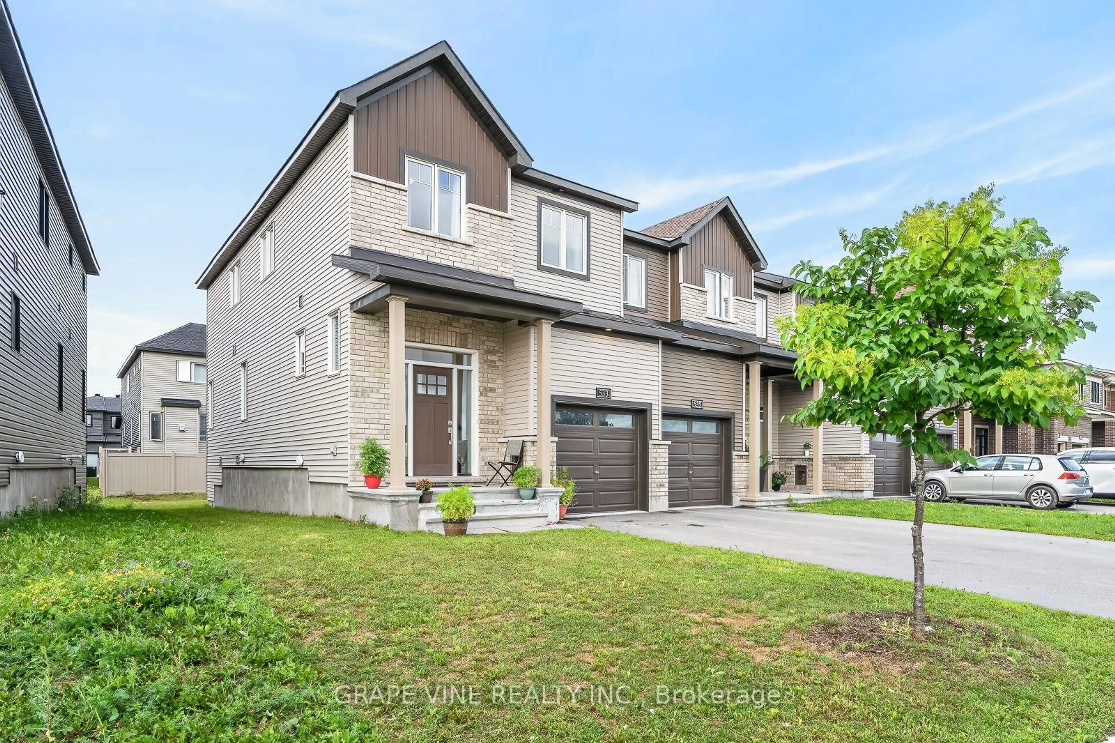 Home with brick exterior material, street for 533 Winterset Rd, Kanata Ontario K2T 0P4