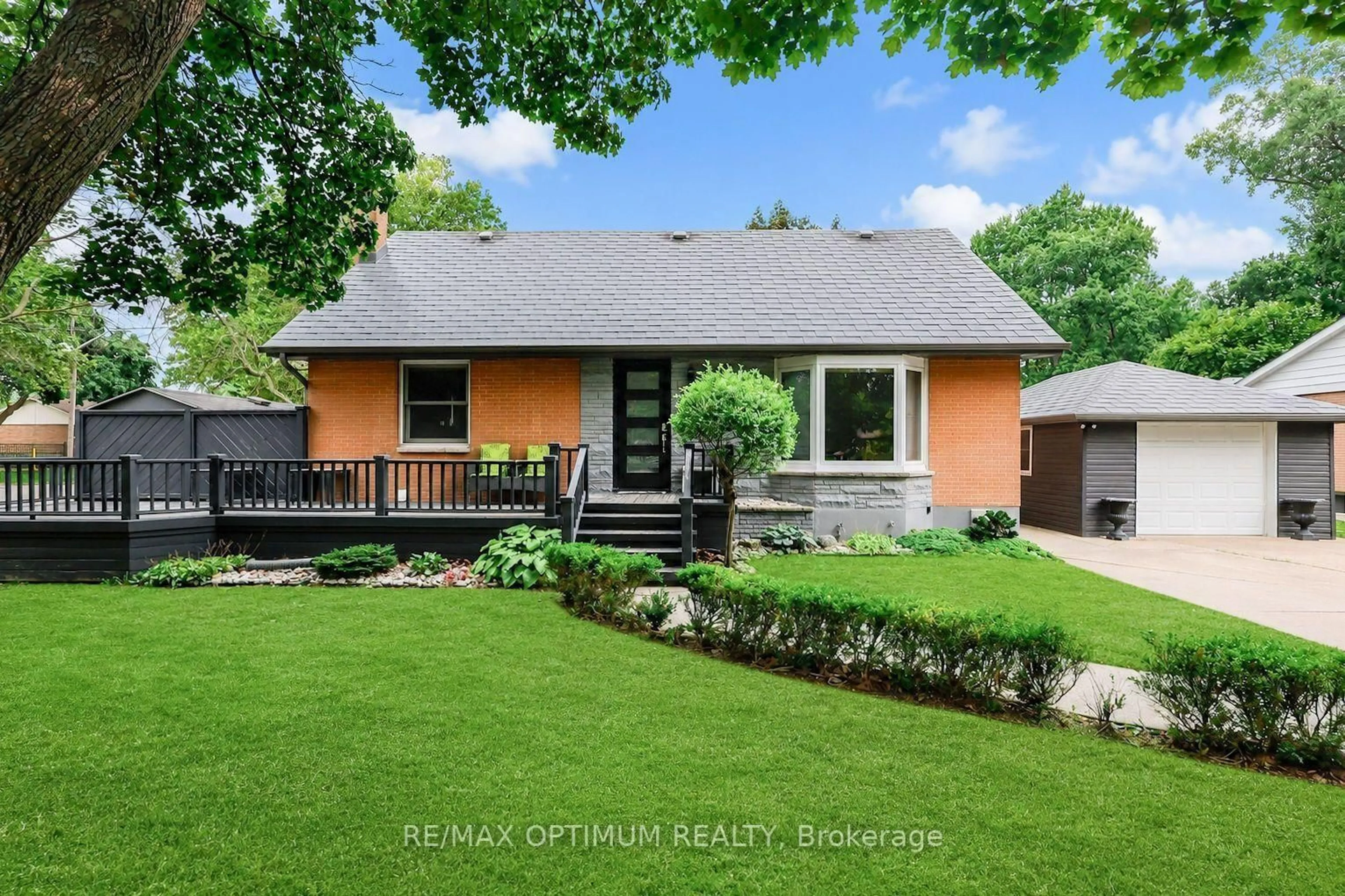 Home with brick exterior material, street for 25 Buckingham Rd, Sarnia Ontario N7S 2S5