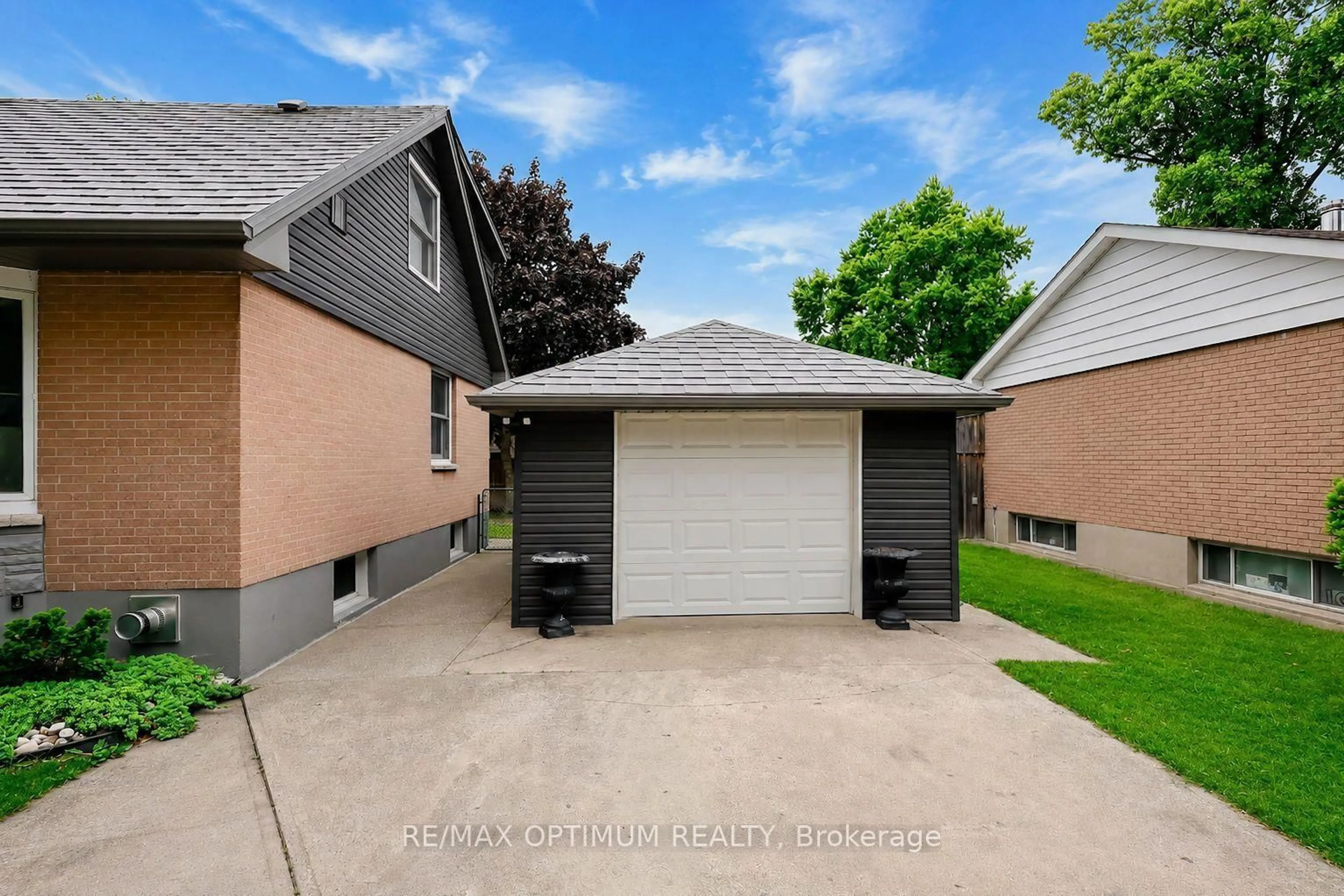 Unknown for 25 Buckingham Rd, Sarnia Ontario N7S 2S5