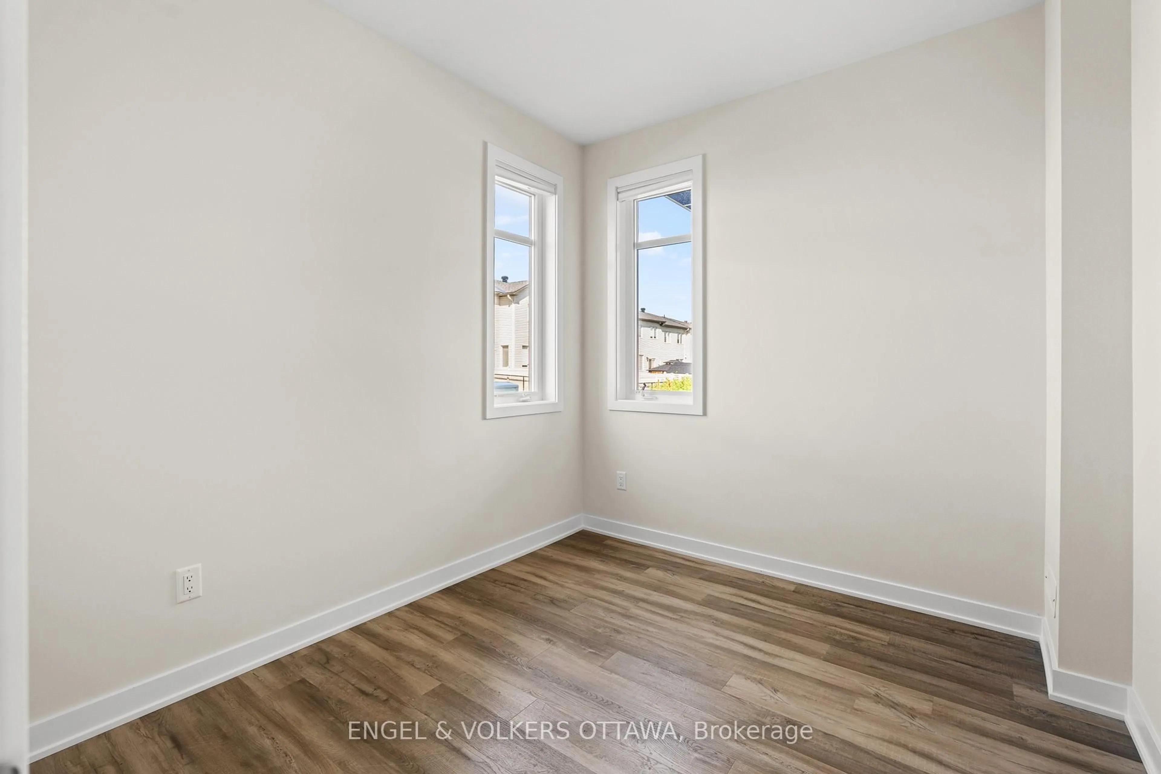 A pic of a room for 631 Corporal Private, Ottawa Ontario K1X 0M7