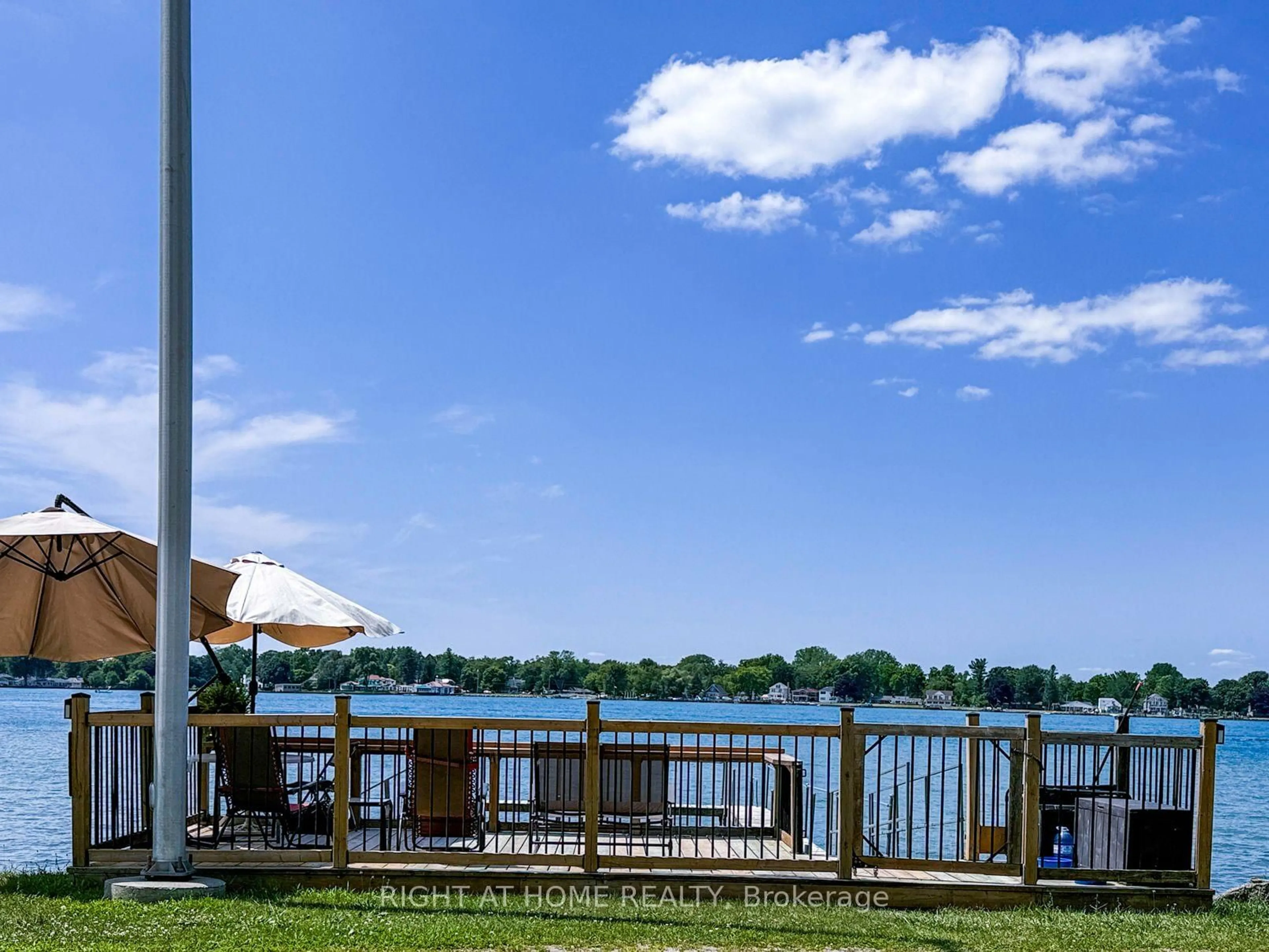 Patio, water/lake/river/ocean view for 2024 River Rd, Chatham-Kent Ontario N8A 4K9