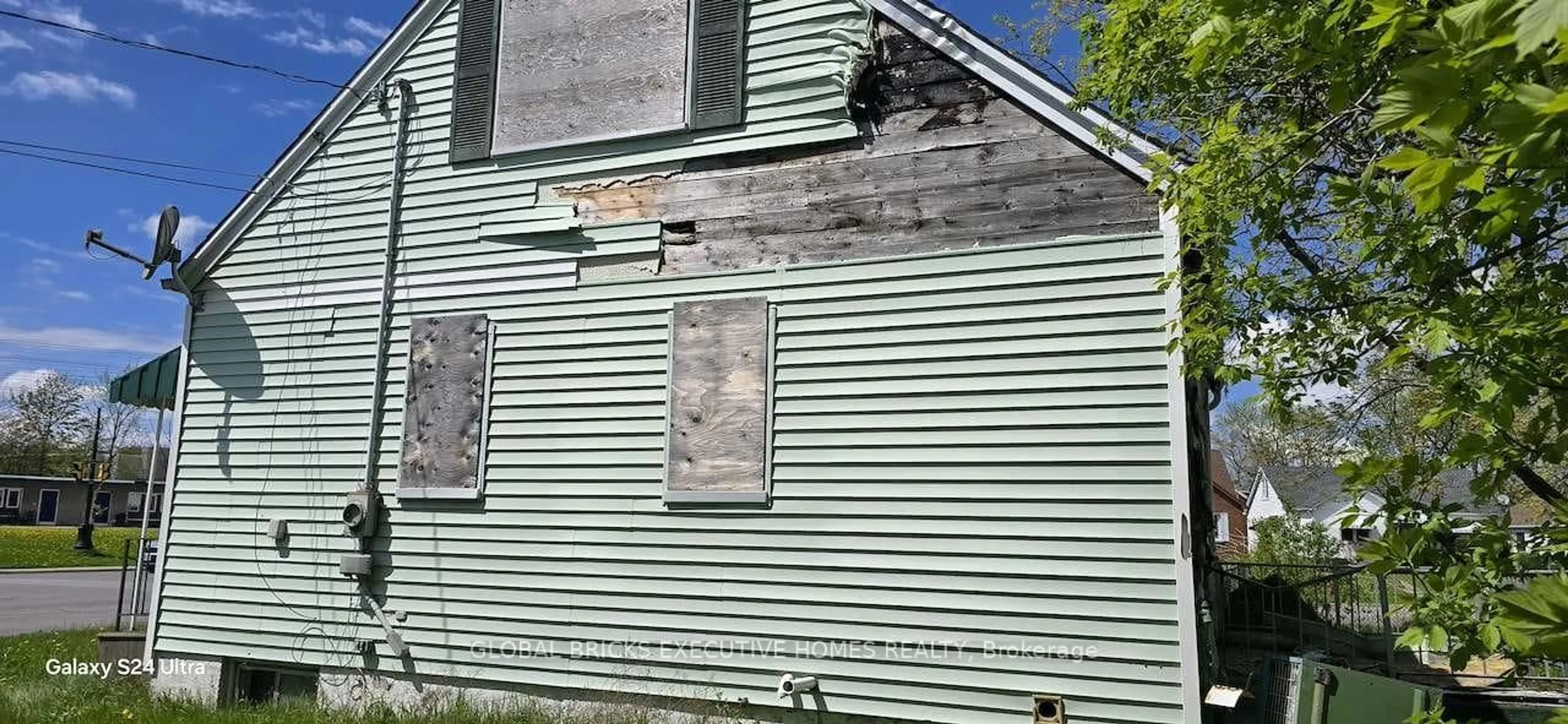 Shed for 5168 Stanley Ave, Niagara Falls Ontario L2E 5A4
