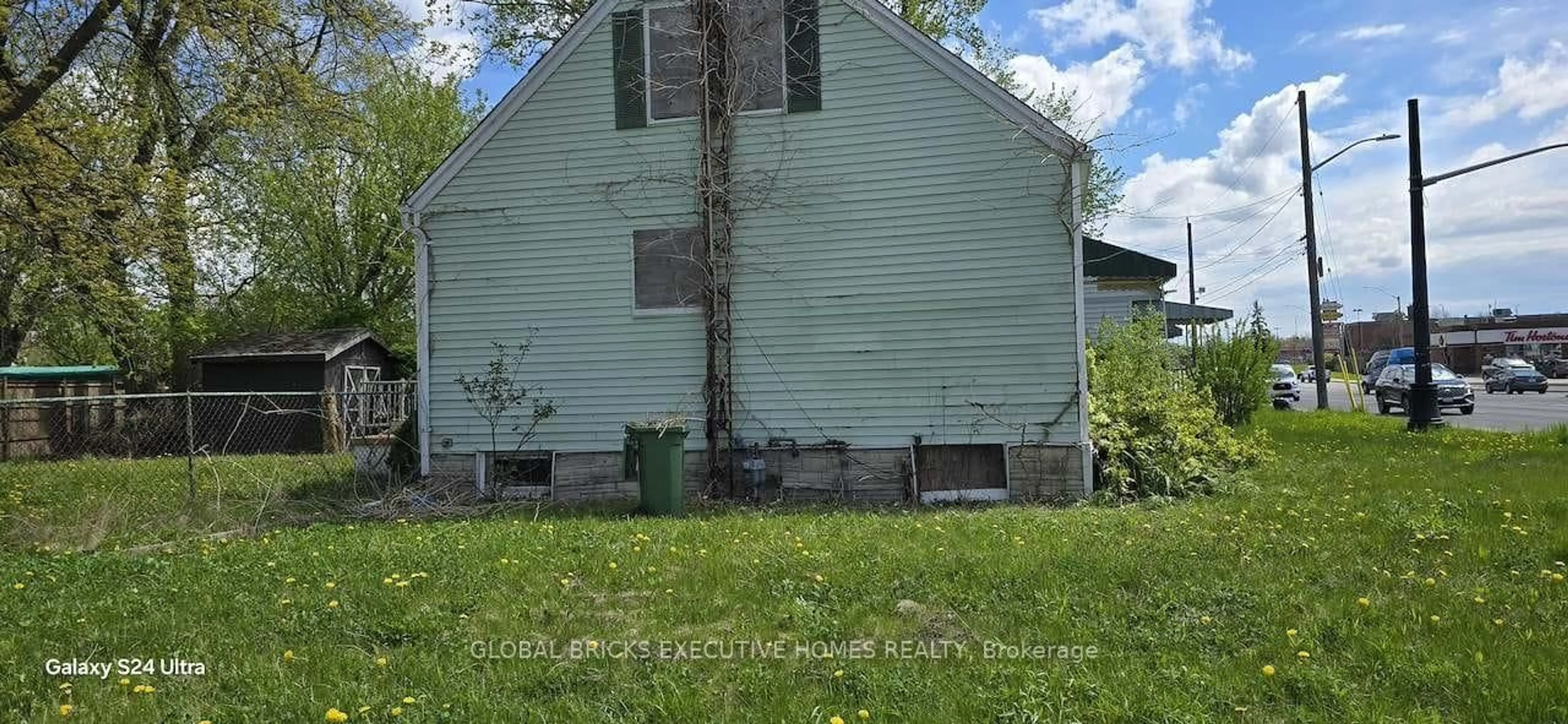 Shed for 5168 Stanley Ave, Niagara Falls Ontario L2E 5A4
