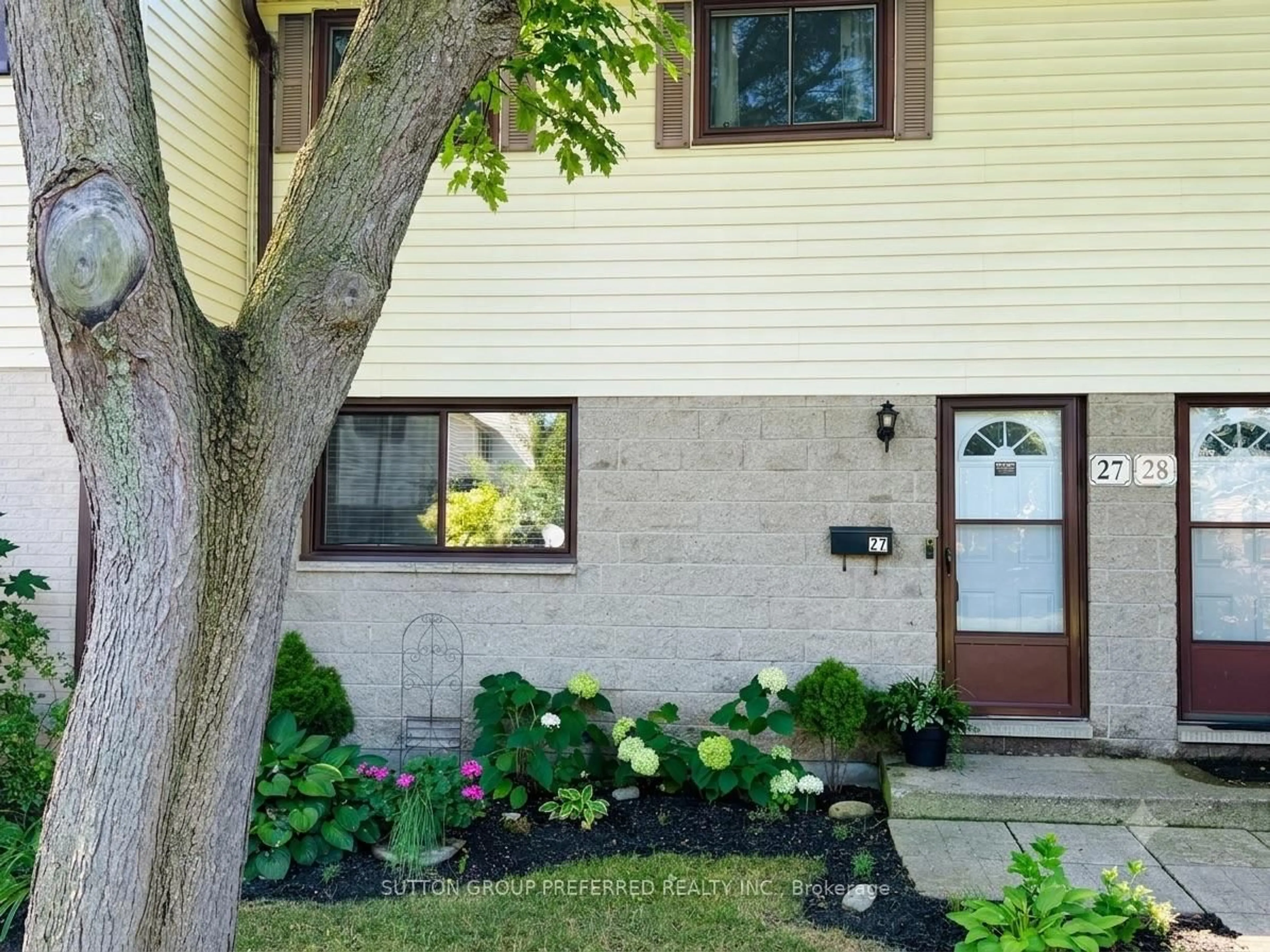 Unknown for 825 Dundalk Dr #27, London South Ontario N6C 3V6