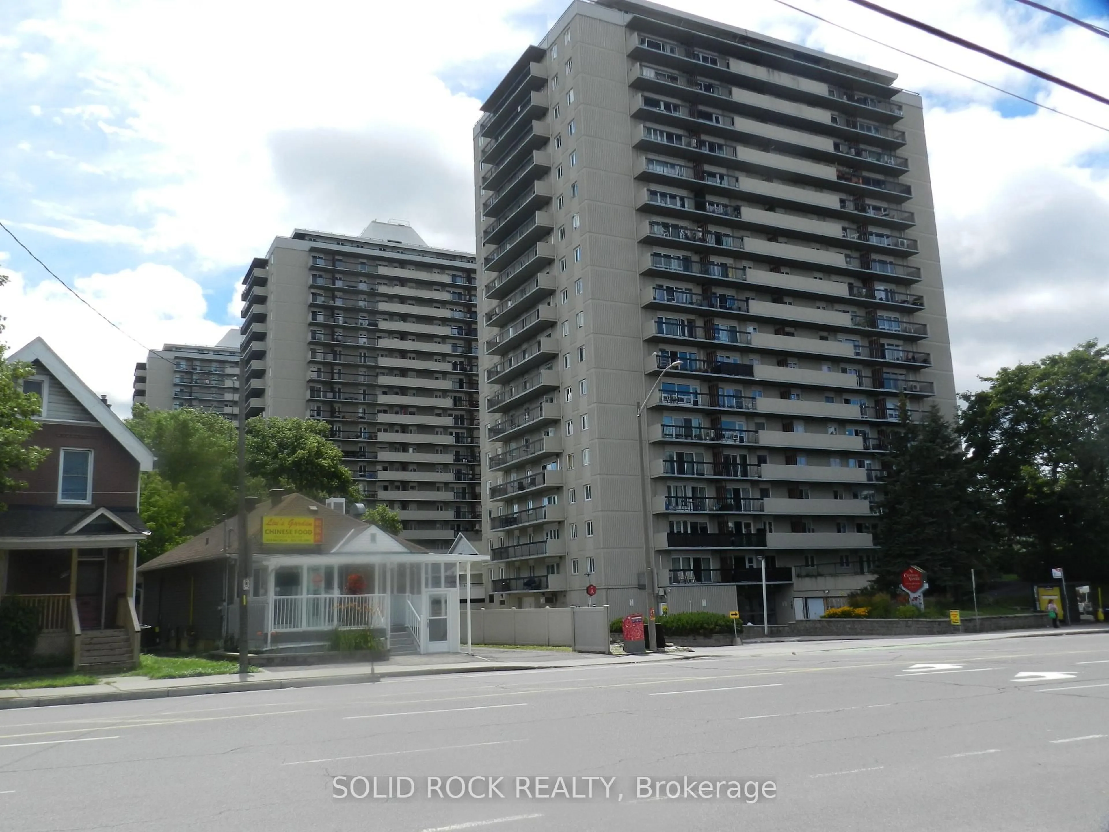 Blurry image for 158 A MCARTHUR Ave #1501, Ottawa Ontario K1L 7E7
