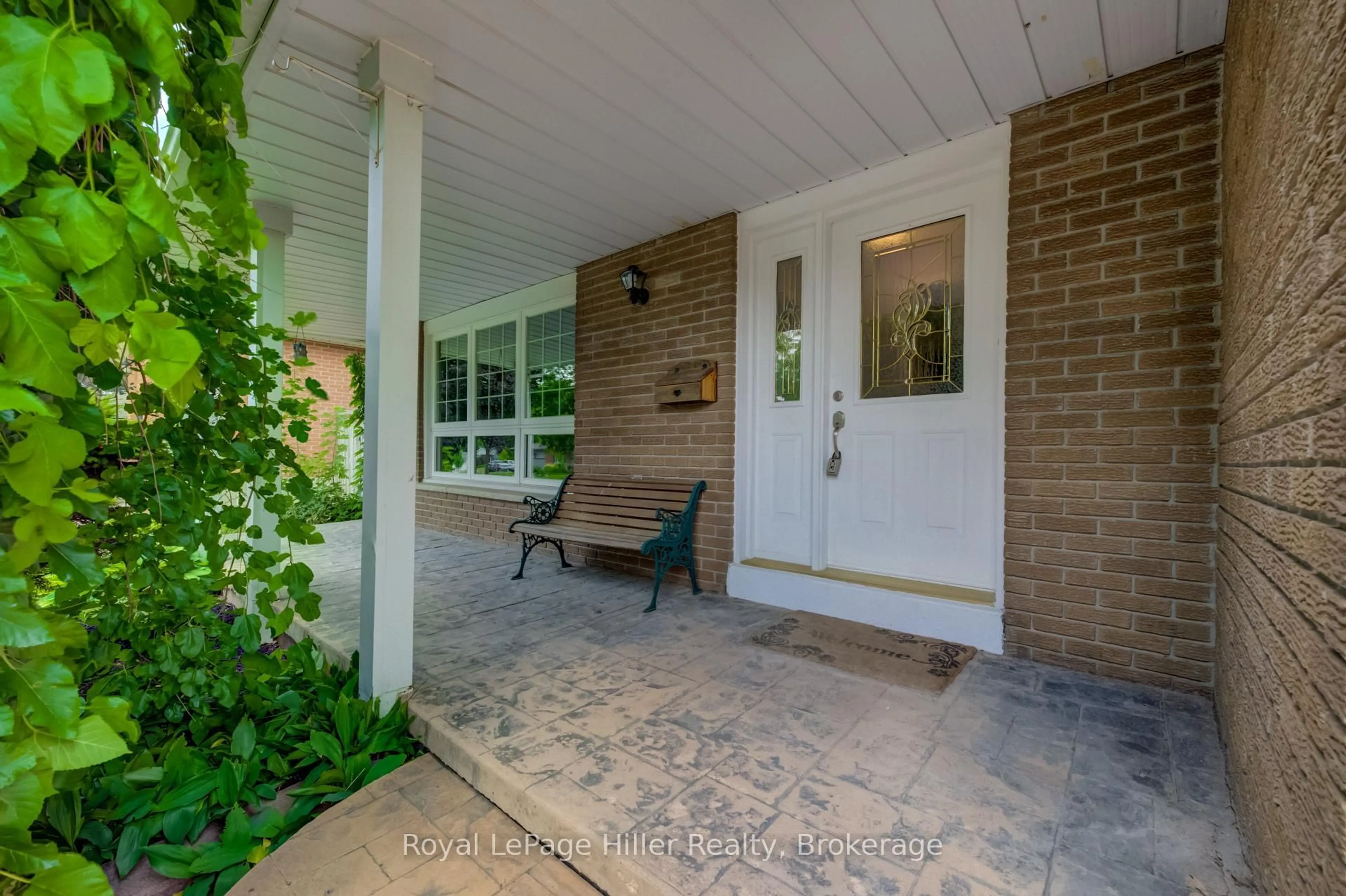 Unknown for 373 Willow St, Stratford Ontario N5A 3B8