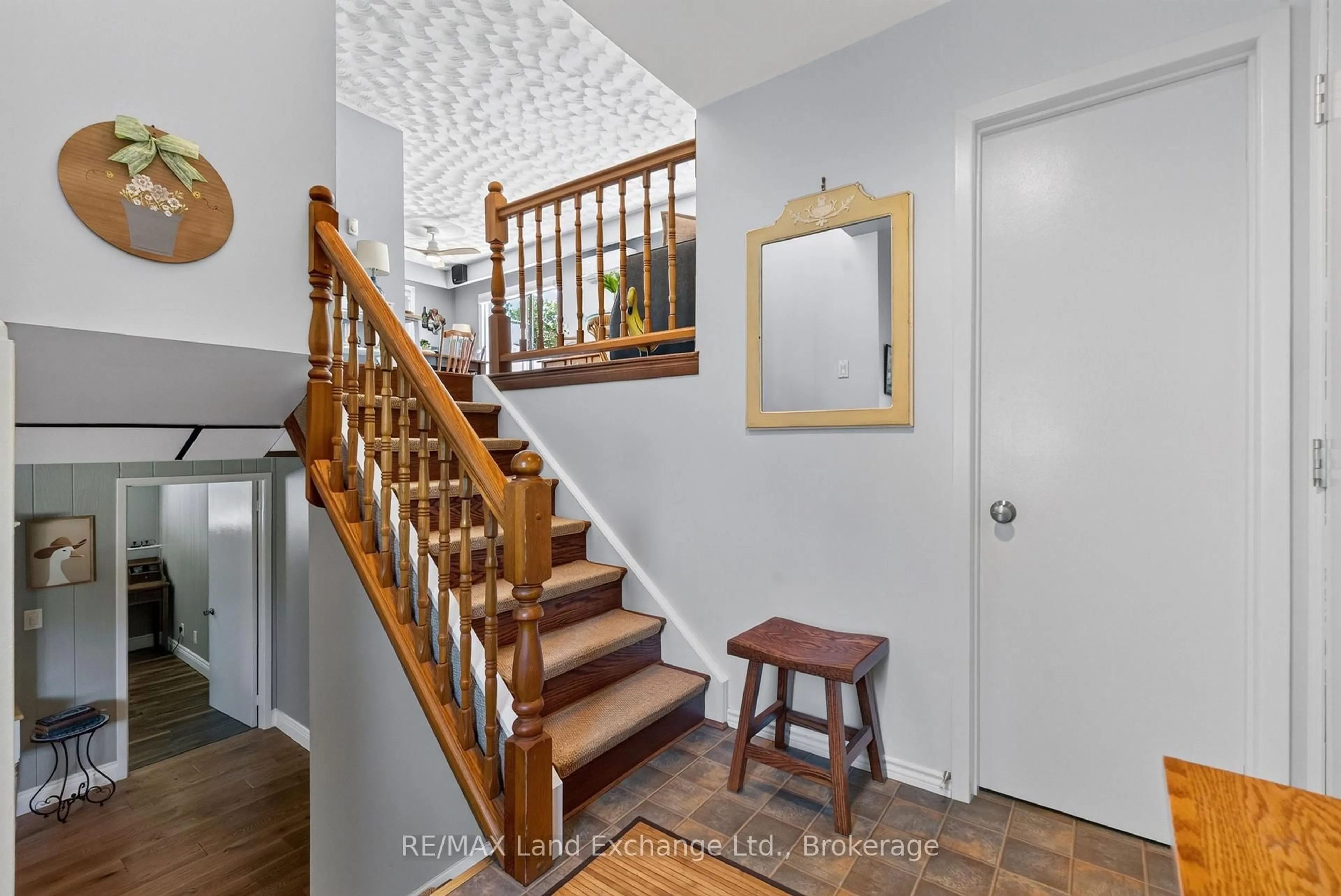 Indoor entryway for 42 Webster St, Kincardine Ontario N0G 2T0