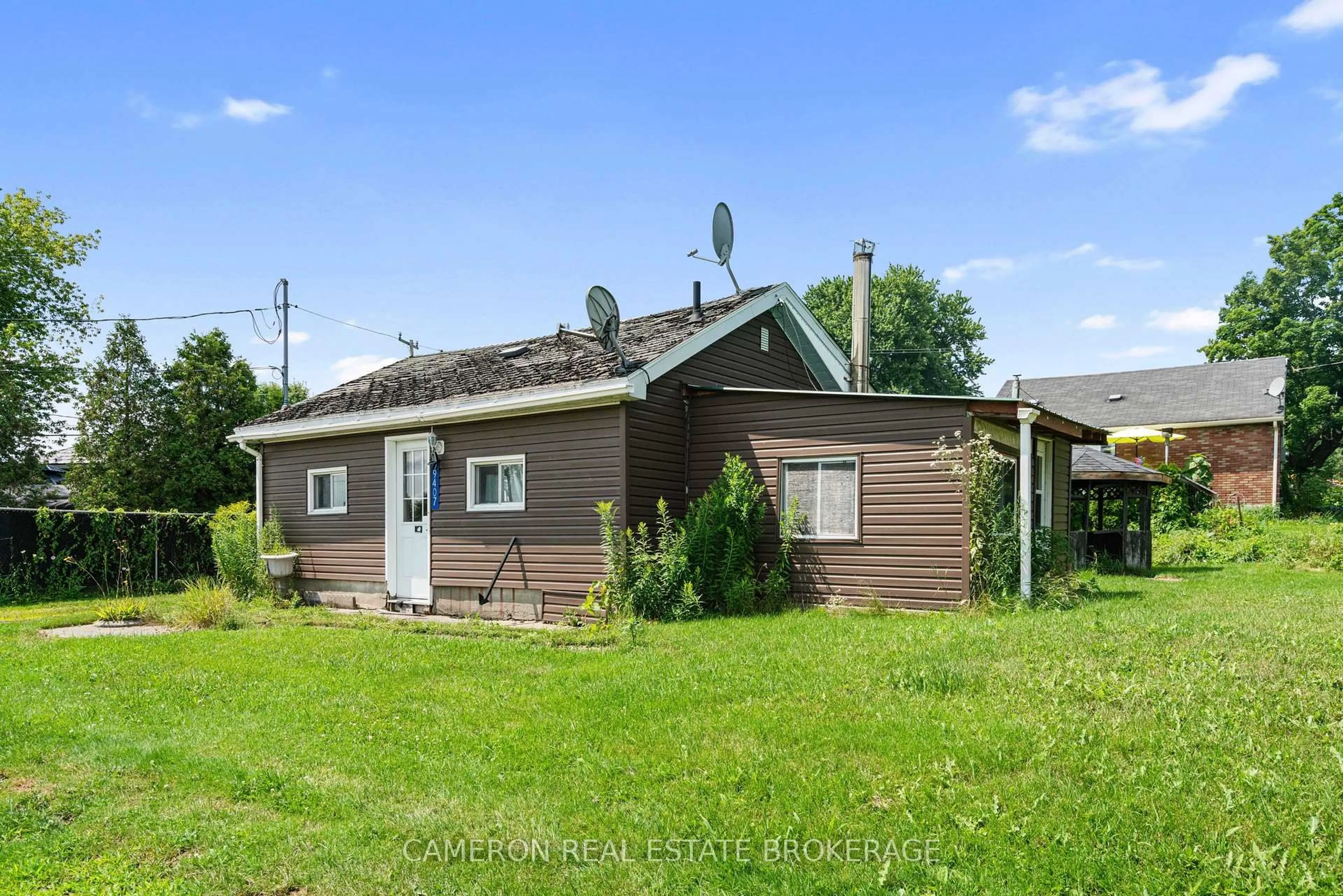A pic from outside/outdoor area/front of a property/back of a property/a pic from drone, unknown for 19407 Malibu Lane, South Glengarry Ontario K0C 2E0