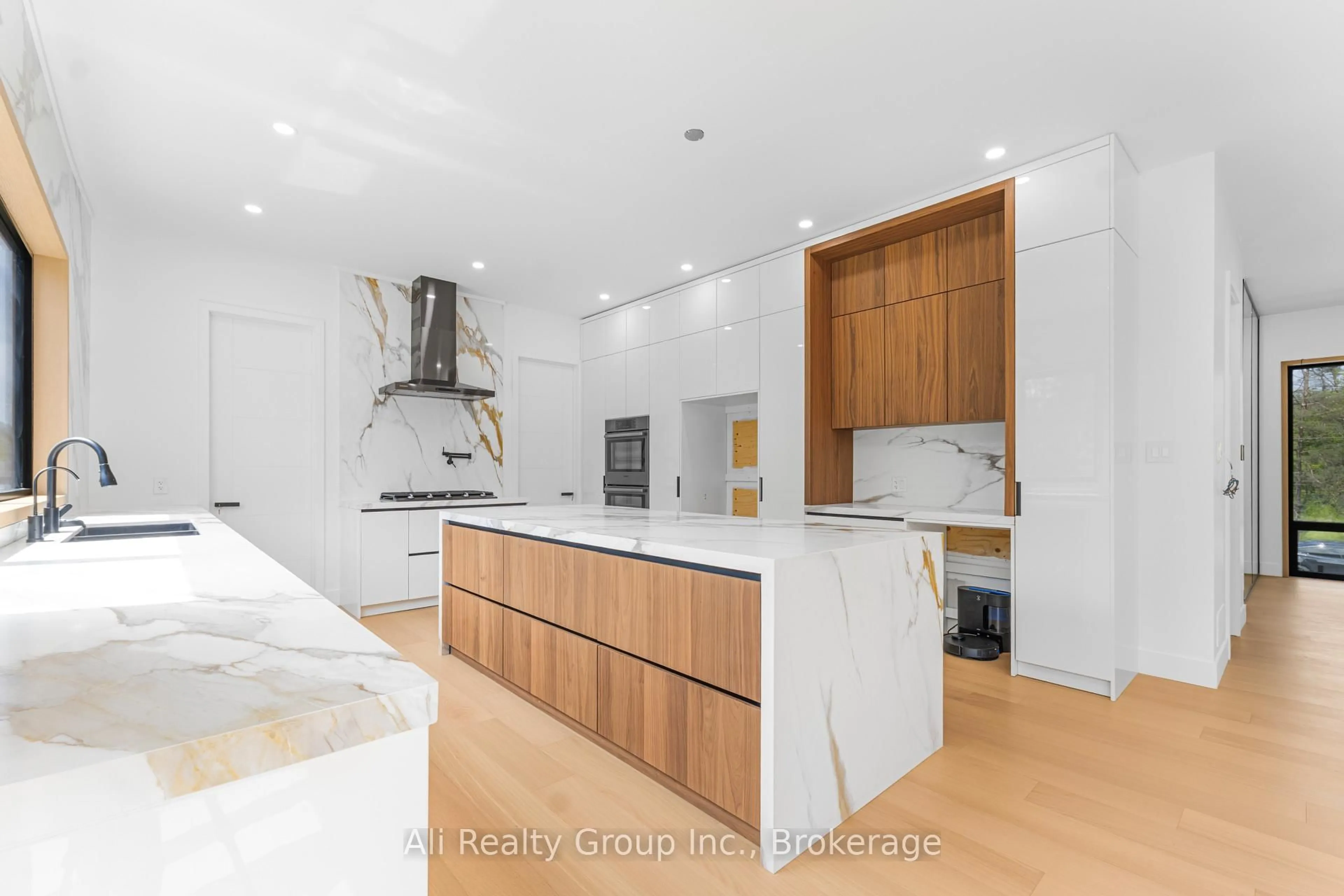 Contemporary kitchen, unknown for 1136 Vinette Rd, Clarence-Rockland Ontario K0A 1N0