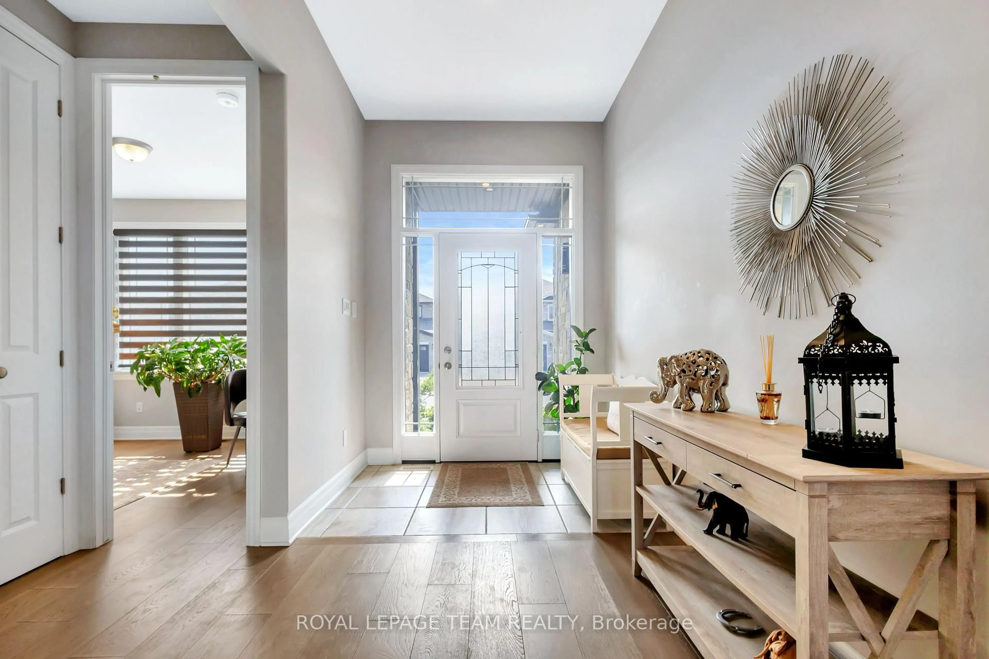 Indoor entryway for 664 Cobalt St, Clarence-Rockland Ontario K4K 0L8