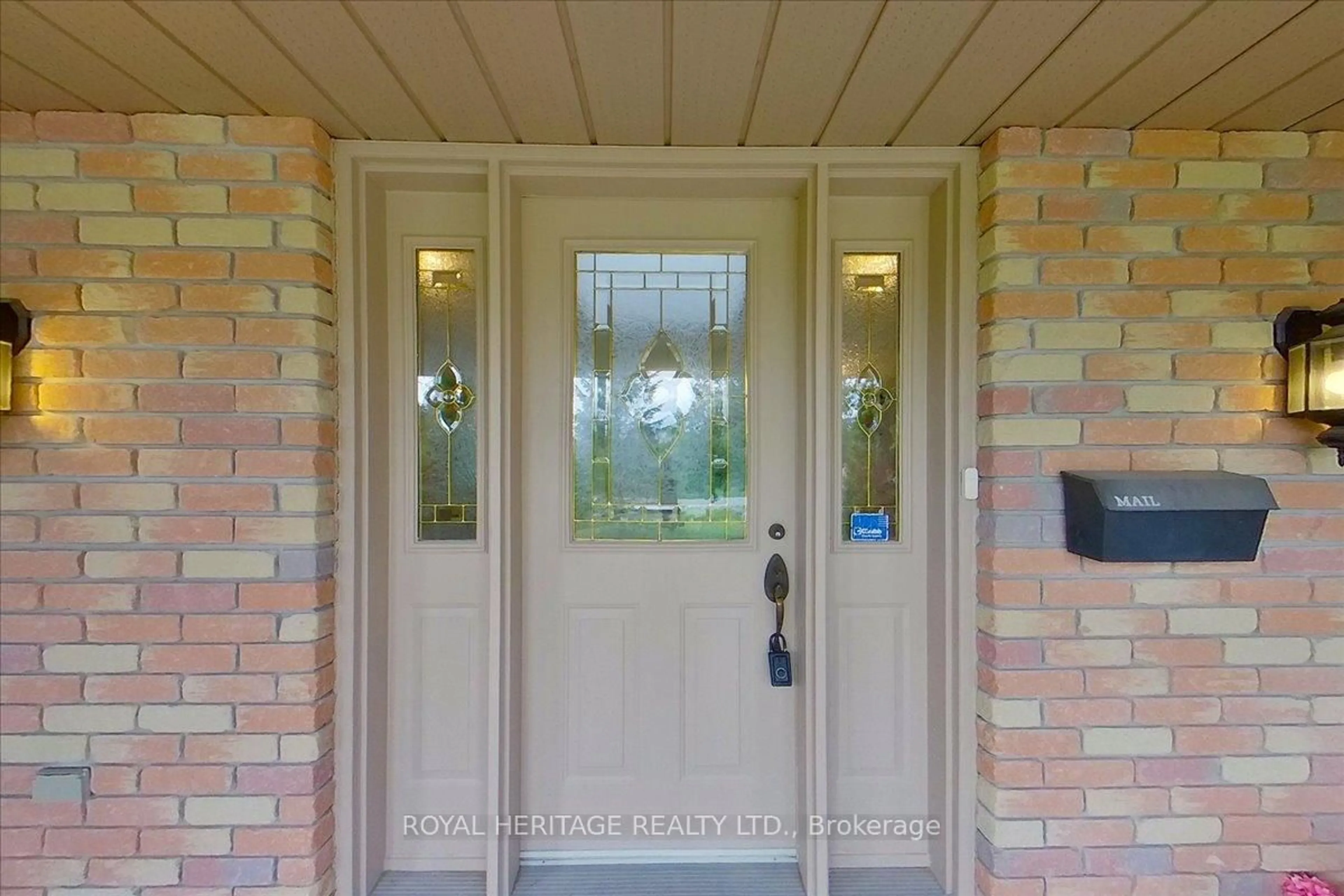 Indoor entryway for 2 Mill St, Kawartha Lakes Ontario K0M 1A0