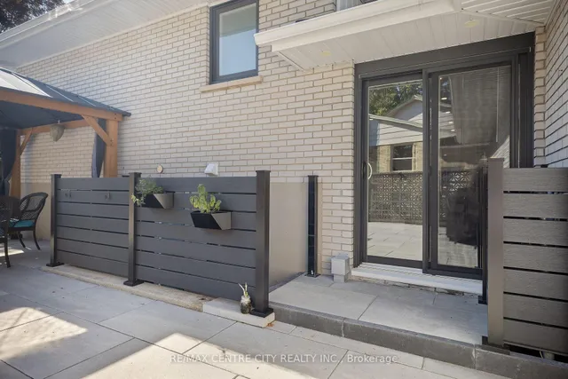 1223 Royal York Rd, London North 3