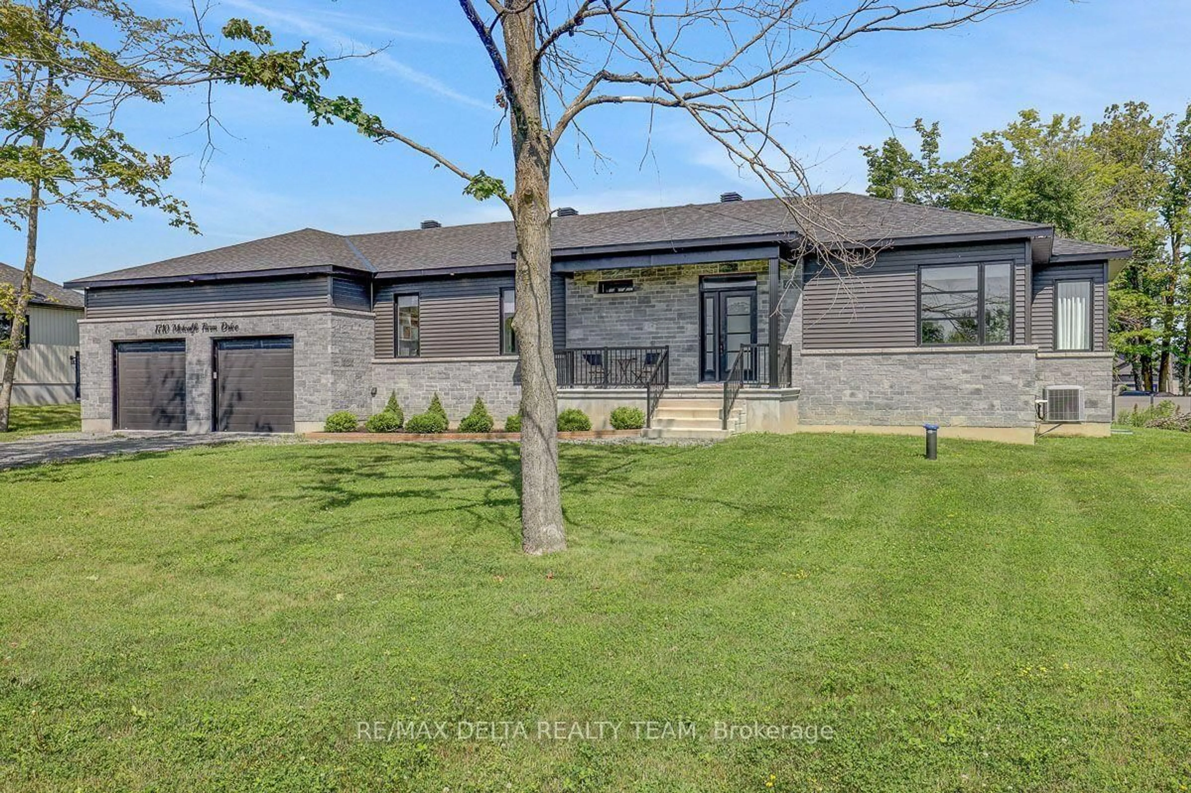 Home with brick exterior material, street for 1710 Metcalfe Farm Rd, Metcalfe Ontario K0A 2P0