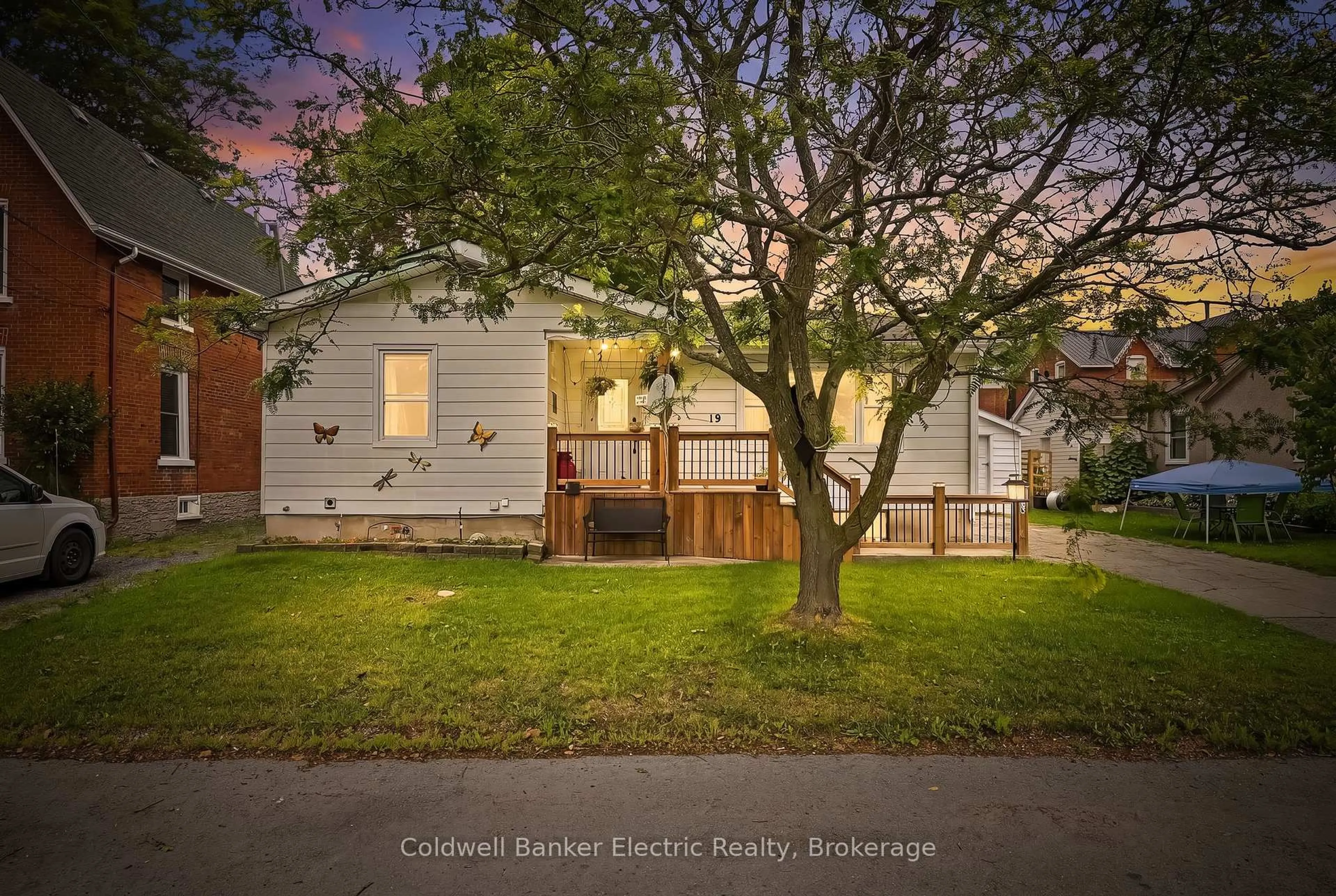 A pic from outside/outdoor area/front of a property/back of a property/a pic from drone, street for 19 Graham St, Greater Napanee Ontario K7R 1L6