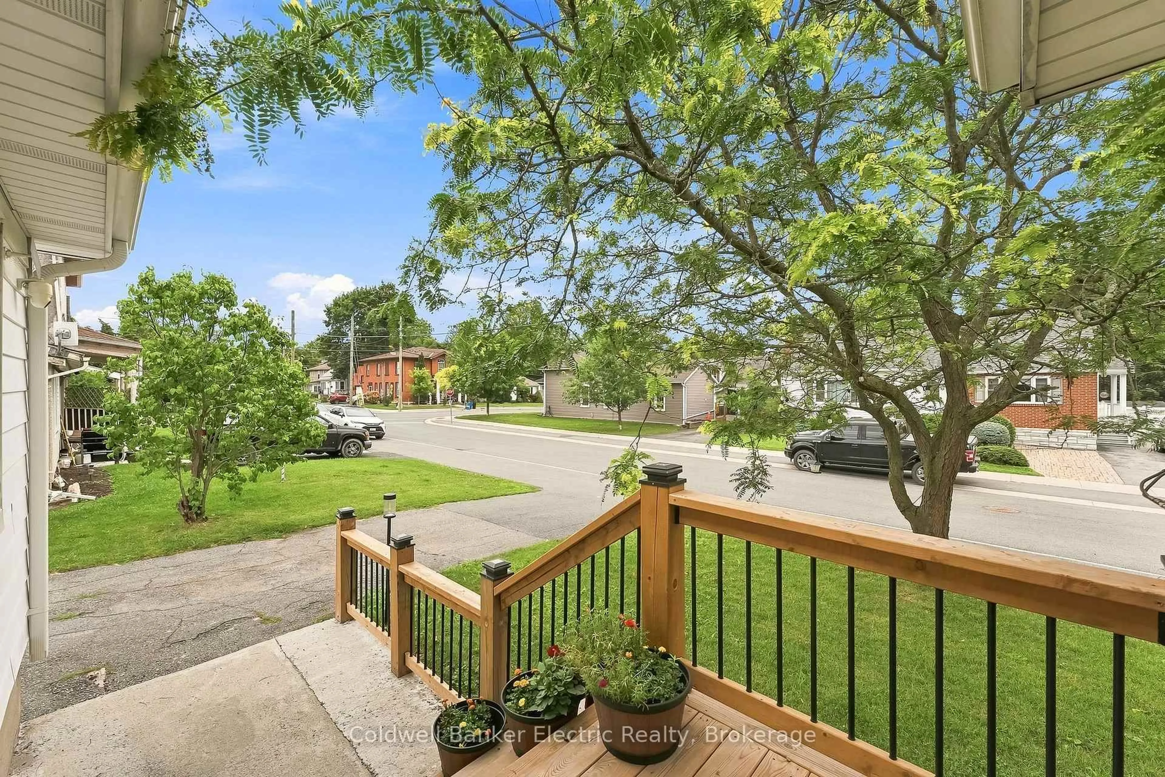 A pic from outside/outdoor area/front of a property/back of a property/a pic from drone, unknown for 19 Graham St, Greater Napanee Ontario K7R 1L6