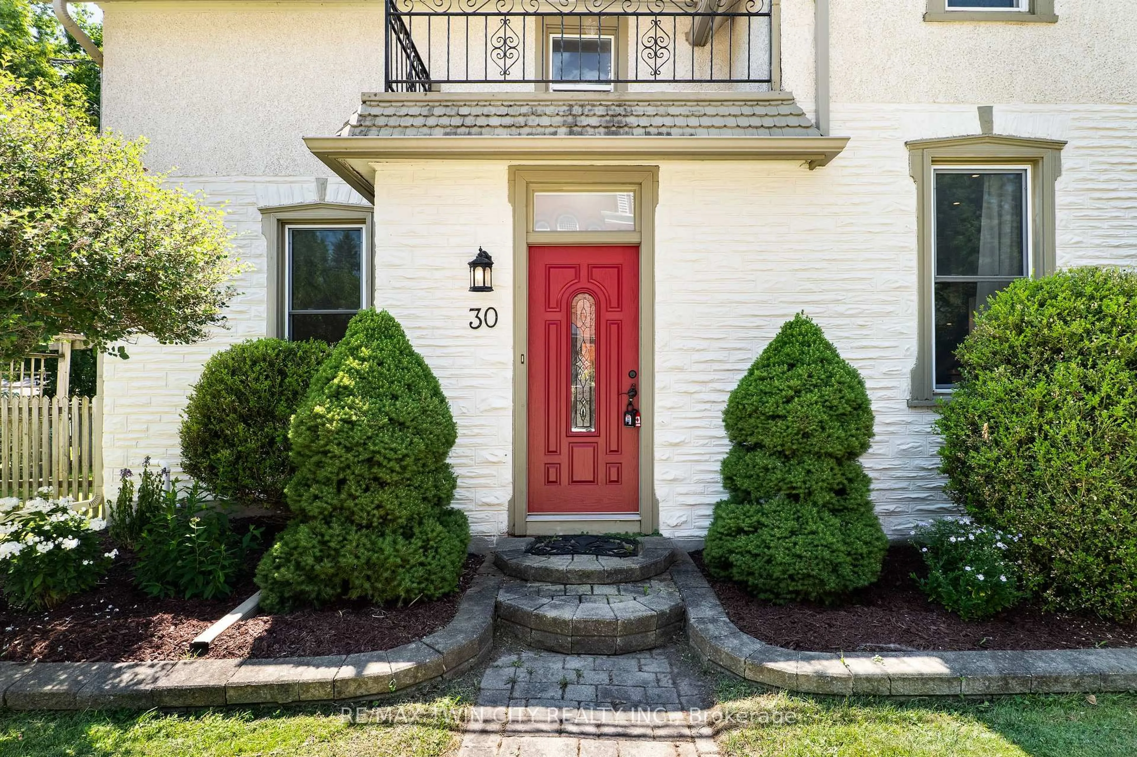 Indoor entryway for 30 John St, Blandford-Blenheim Ontario N0J 1B0