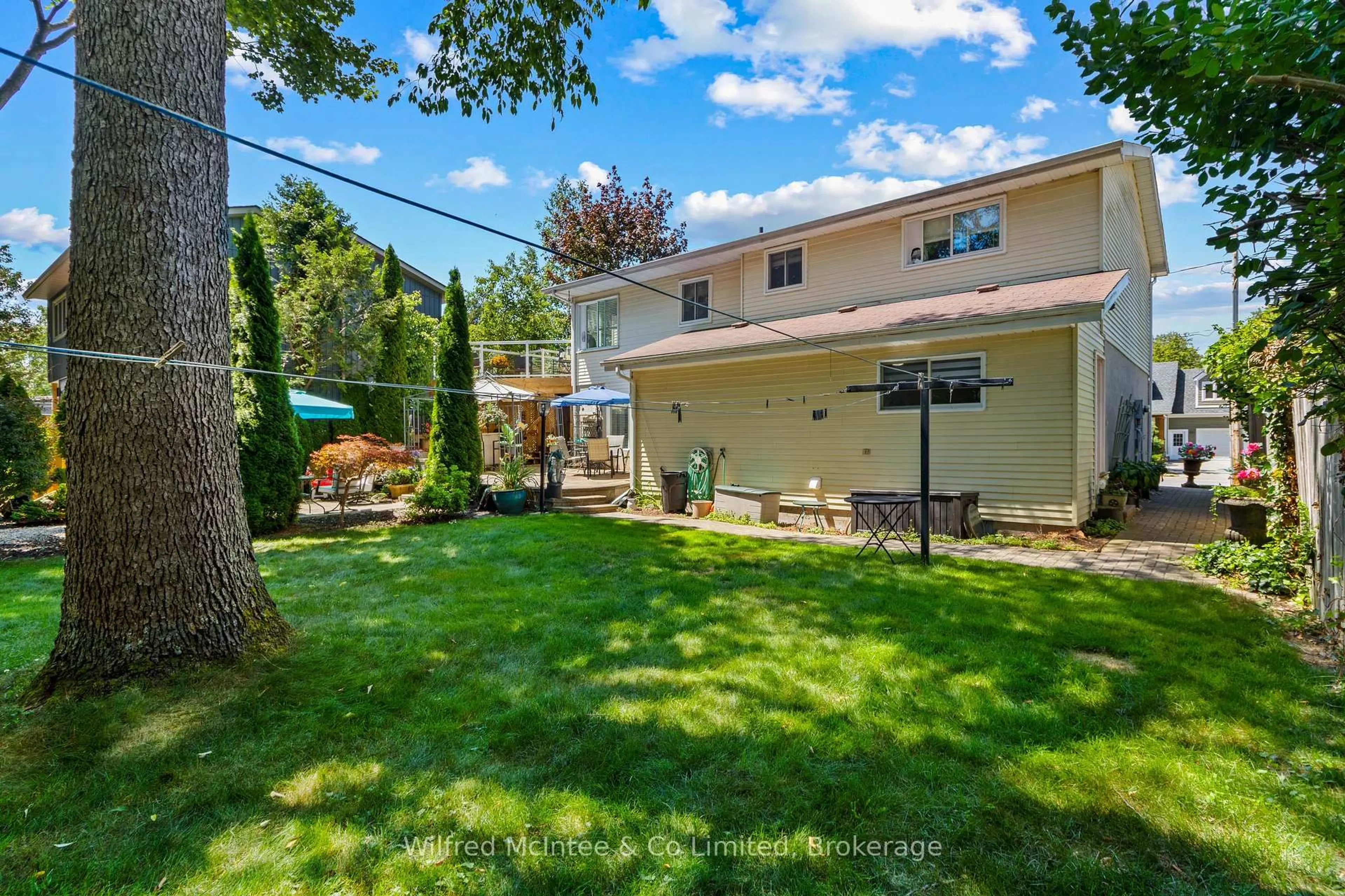Patio, street for 298 Albert St, Saugeen Shores Ontario N0H 2L0