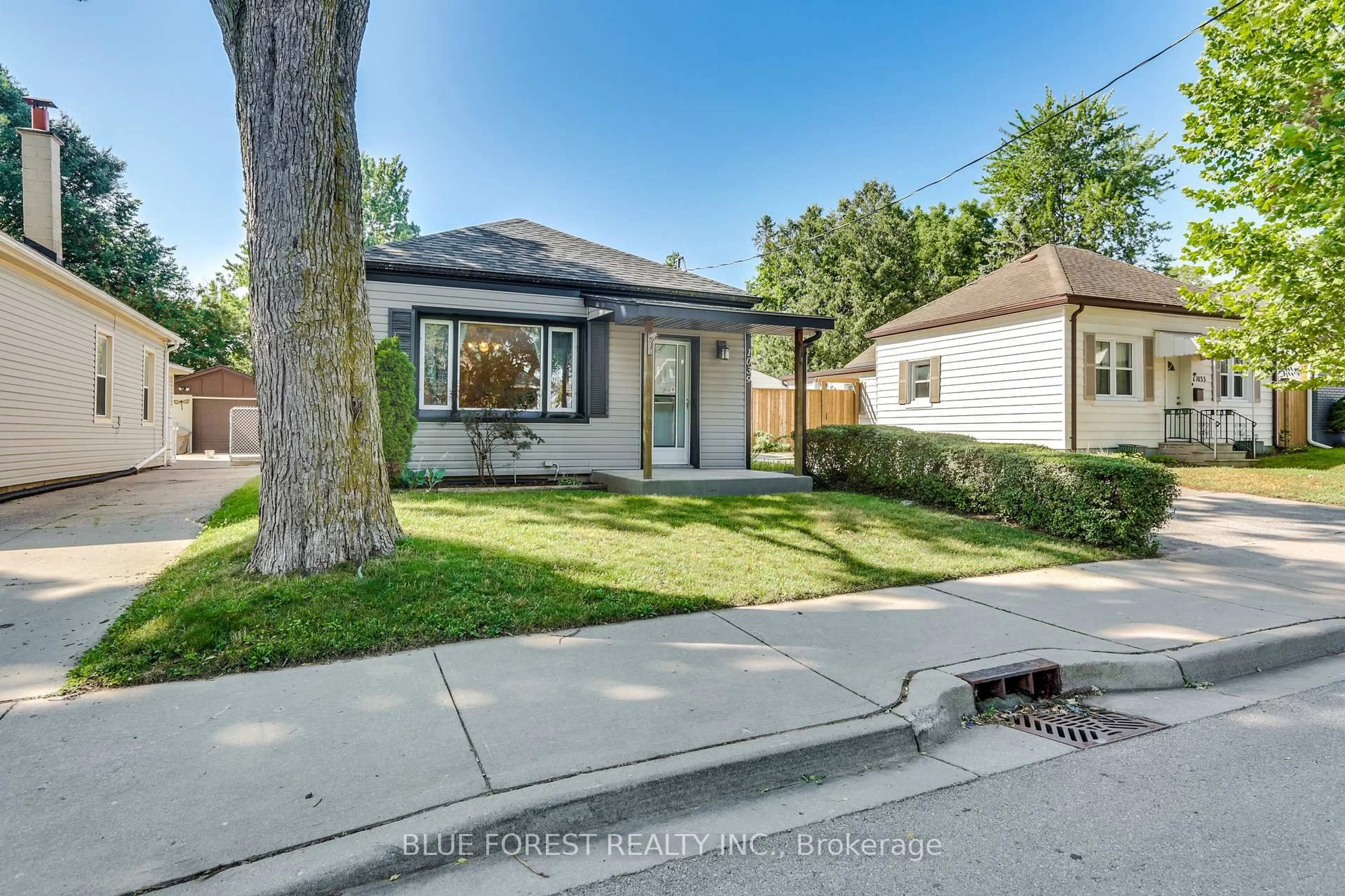 Unknown for 1039 Frances St, London East Ontario N5W 2L8