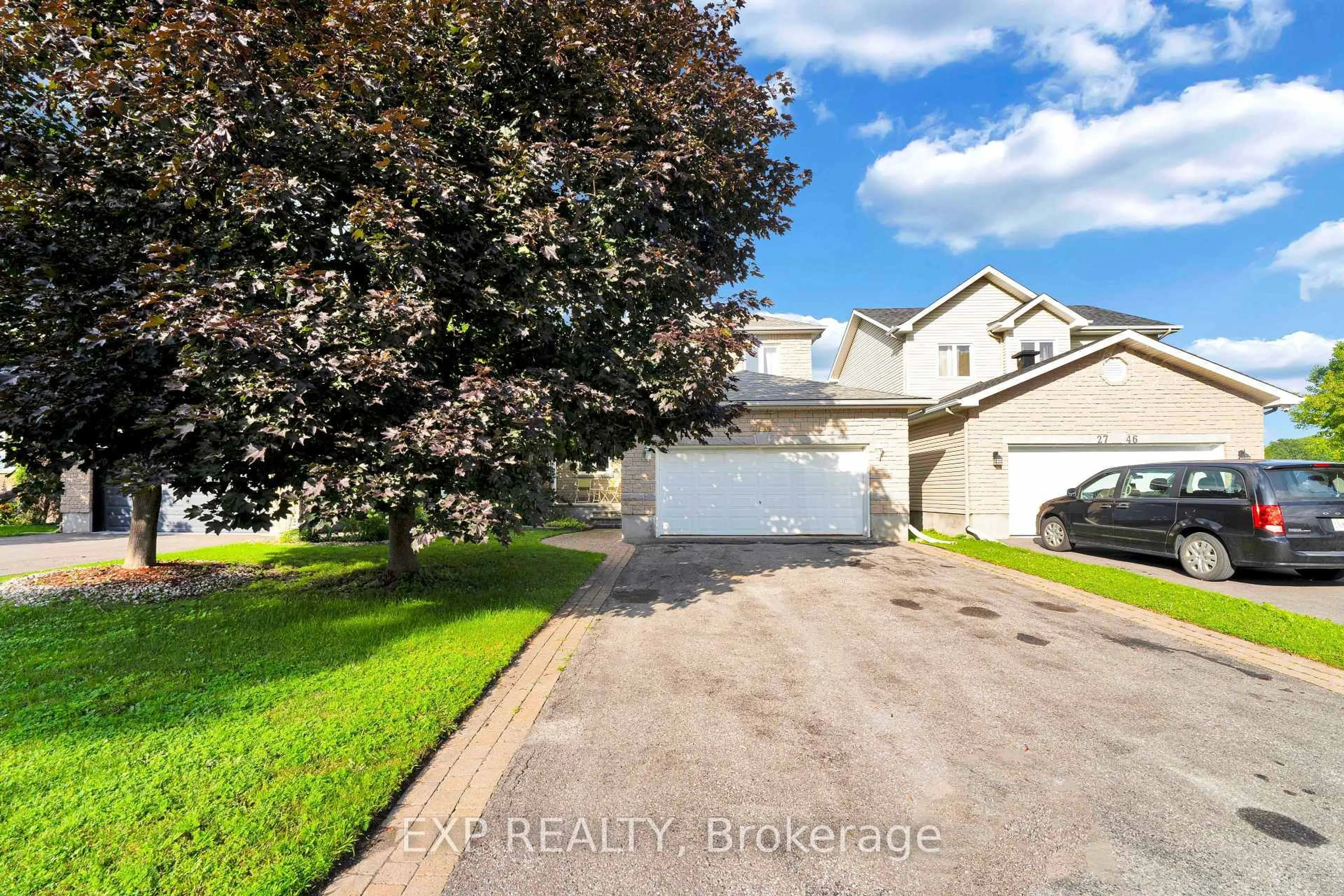 A pic from outside/outdoor area/front of a property/back of a property/a pic from drone, street for 2744 Sylvain St, Clarence-Rockland Ontario K4K 1S6