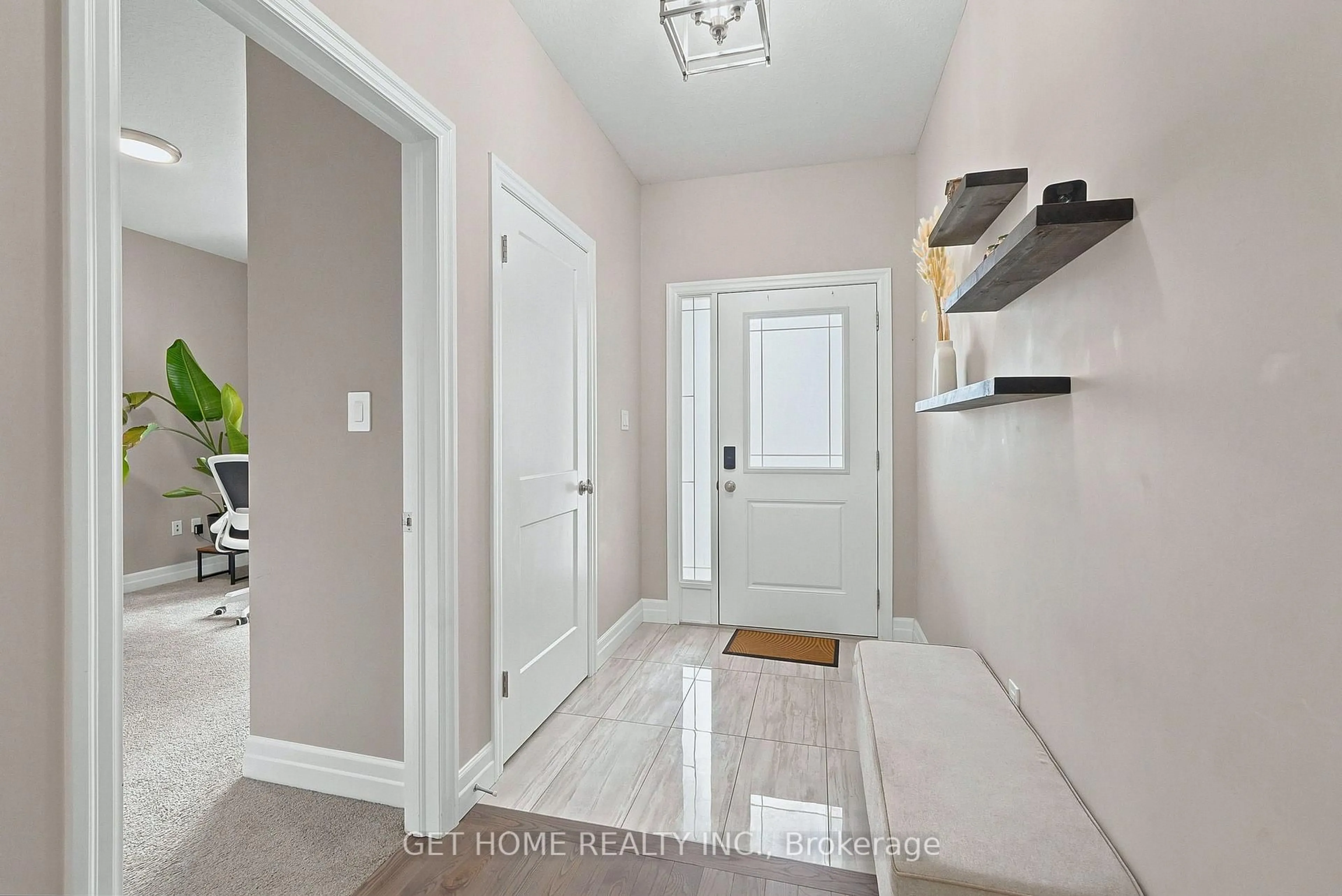 Indoor entryway for 410 Rogers Rd, North Perth Ontario N4W 0H2