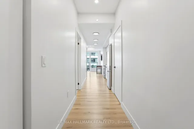 5 Wellington St #1403, Kitchener 2