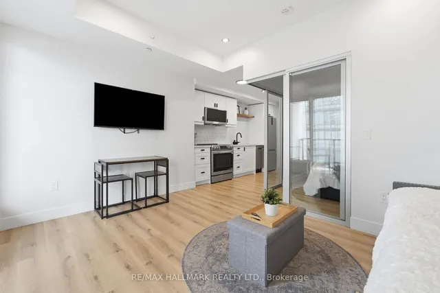 5 Wellington St #1403, Kitchener 5