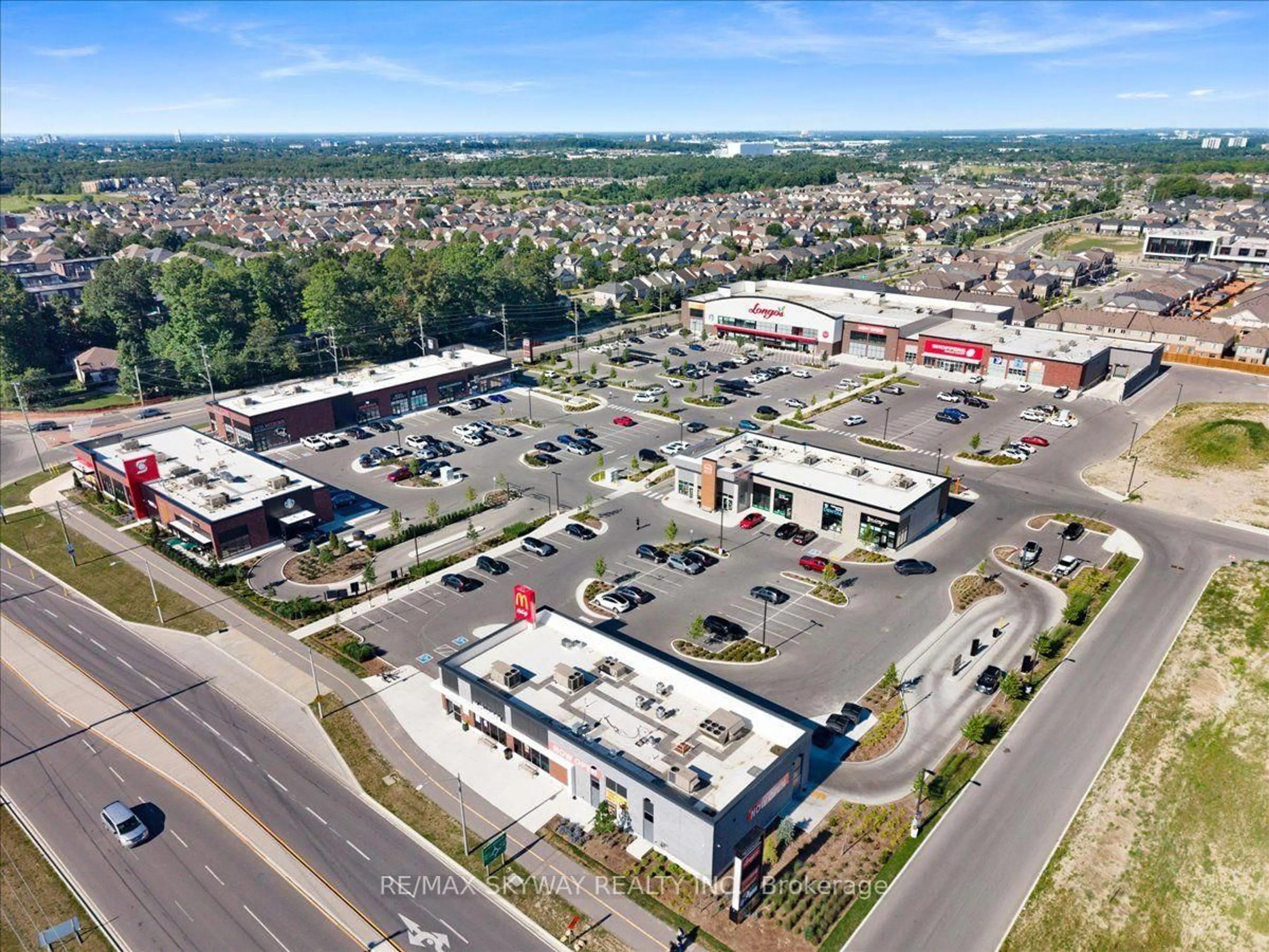 A pic from outside/outdoor area/front of a property/back of a property/a pic from drone, street for 2 Georgina St, Kitchener Ontario N2R 0S6