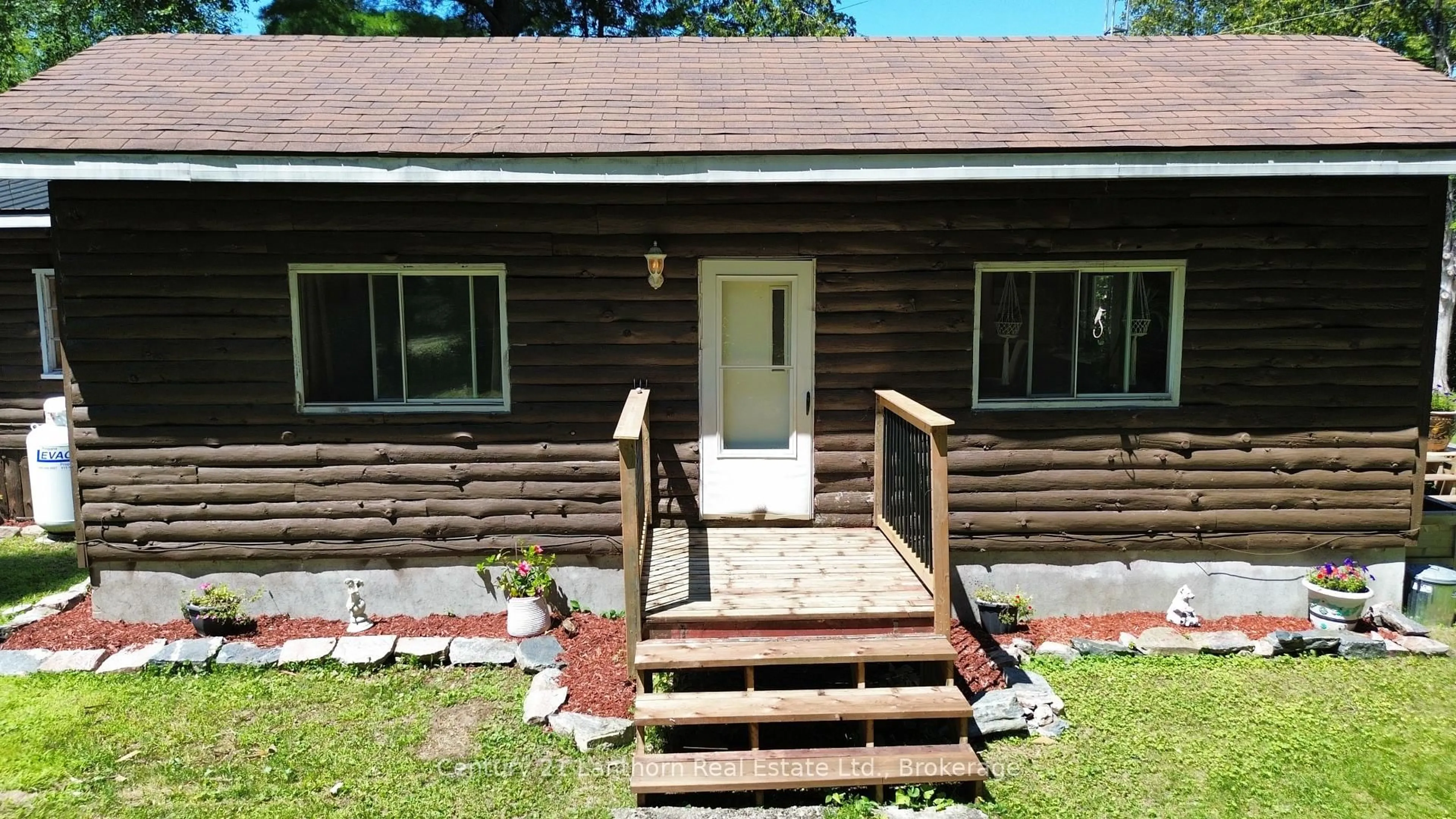 Home with vinyl exterior material, building for 1113 Clark Rd, Frontenac Ontario K0H 0B6
