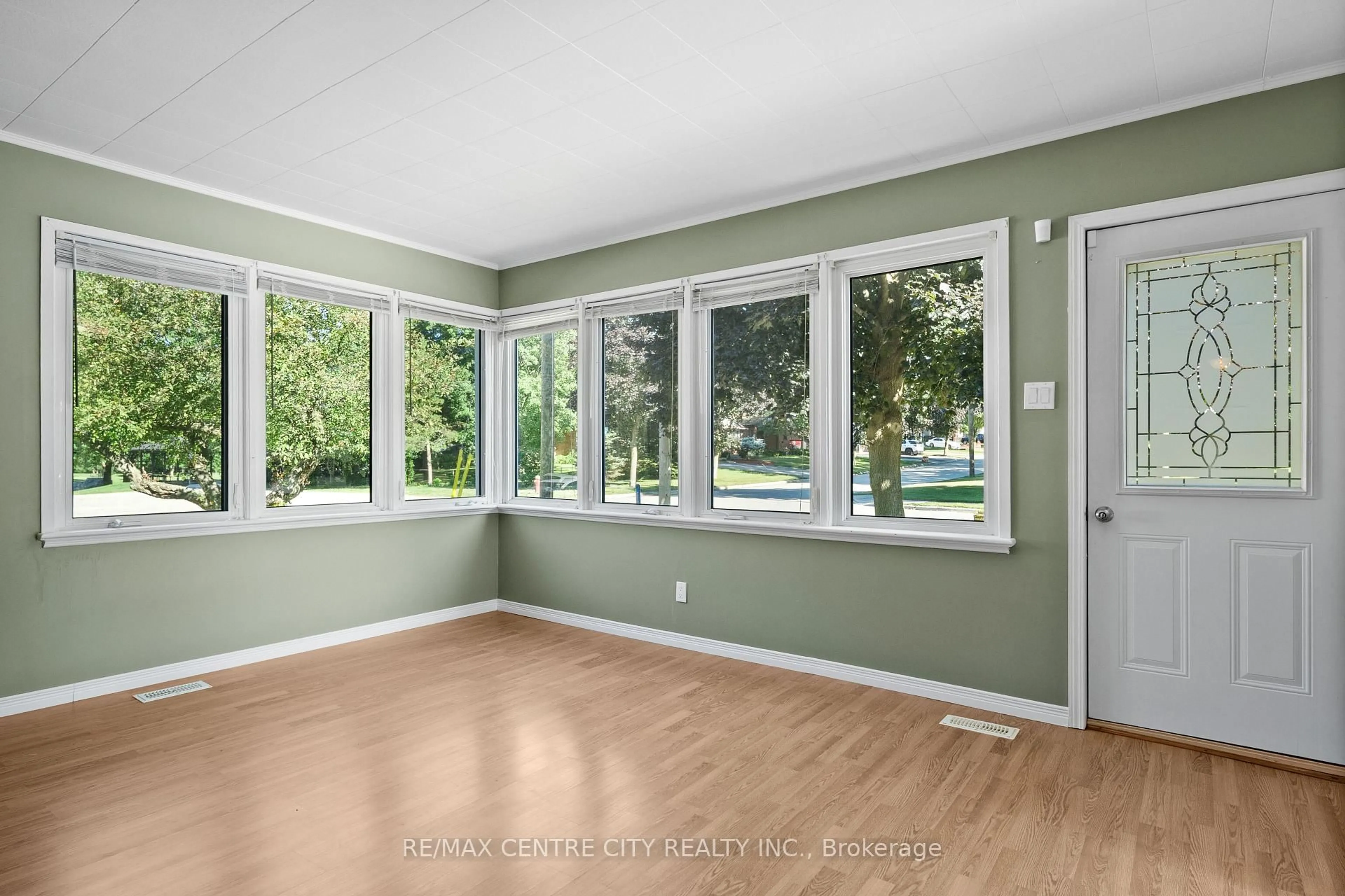 A pic of a room for 40 Chestnut St, Aylmer Ontario N5H 1E6