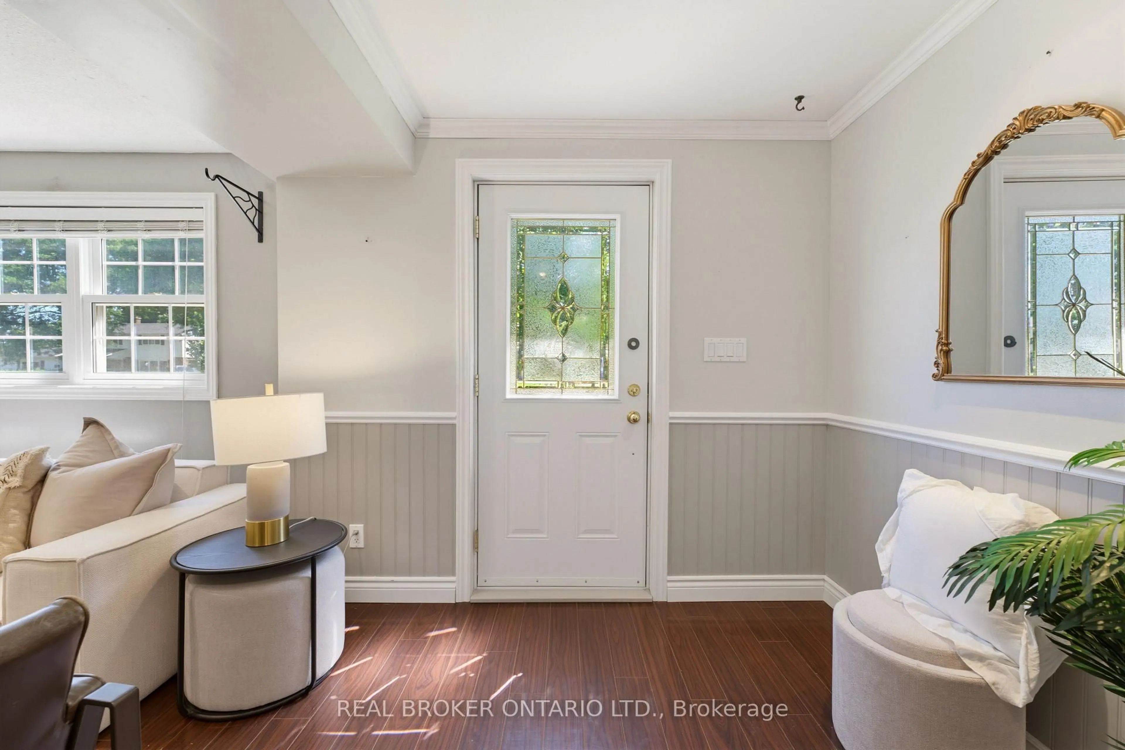 Indoor entryway for 94 First St, Woolwich Ontario N3B 1H1