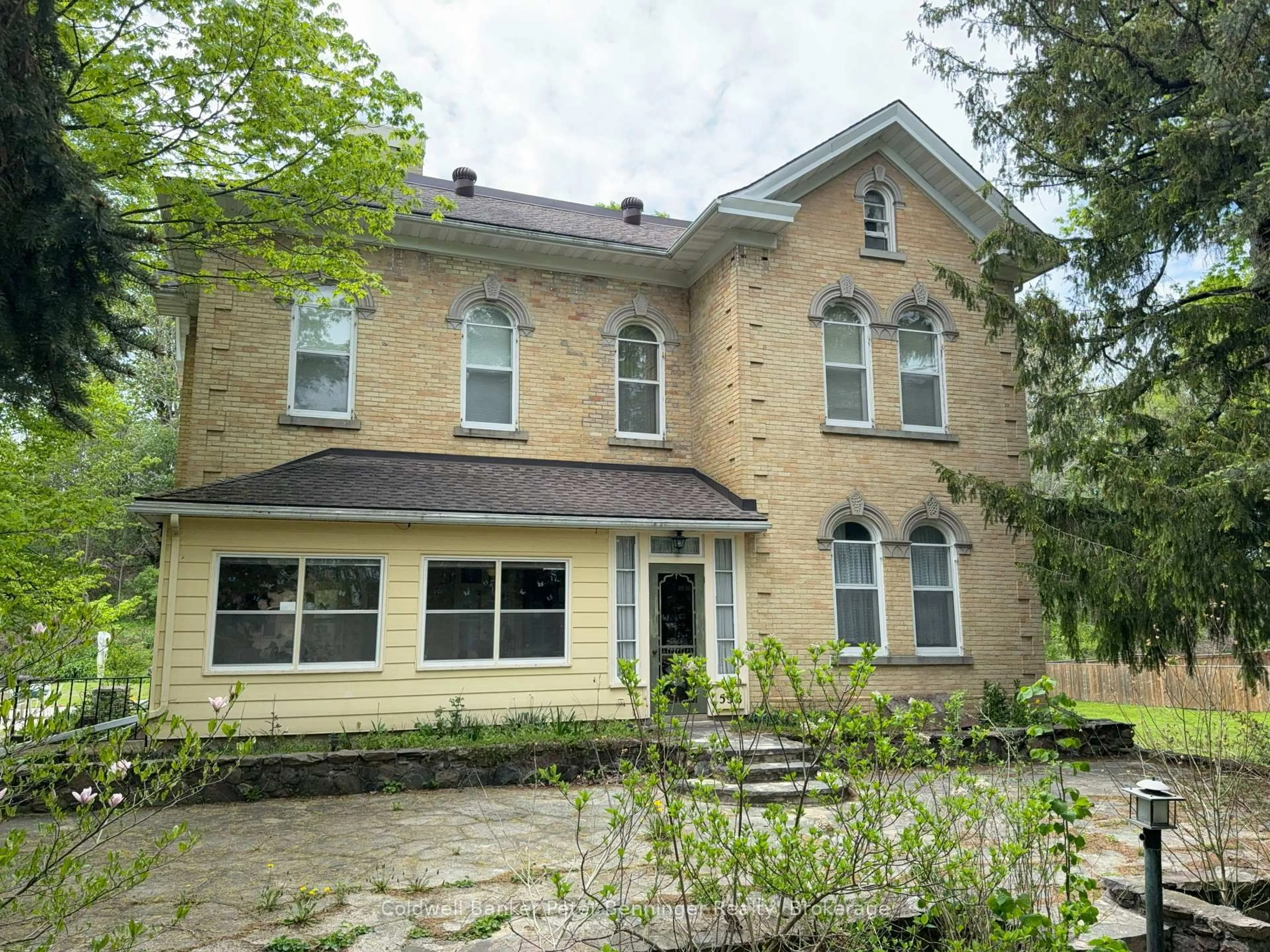 Home with brick exterior material, building for 538 Queen St, Arran-Elderslie Ontario N0G 2N0