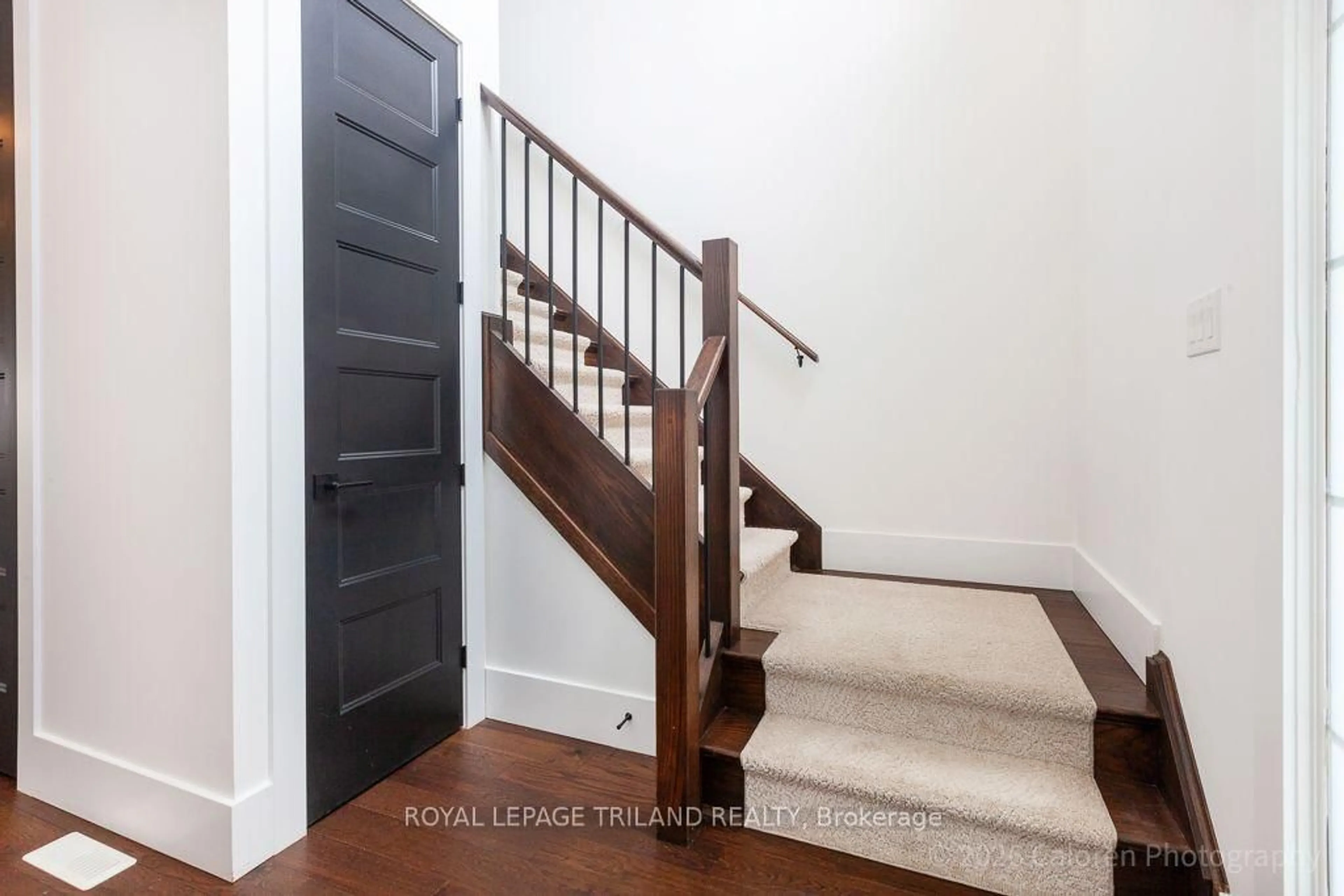 Stairs for 108 Spencer Ave, Lucan Biddulph Ontario N0M 2J0