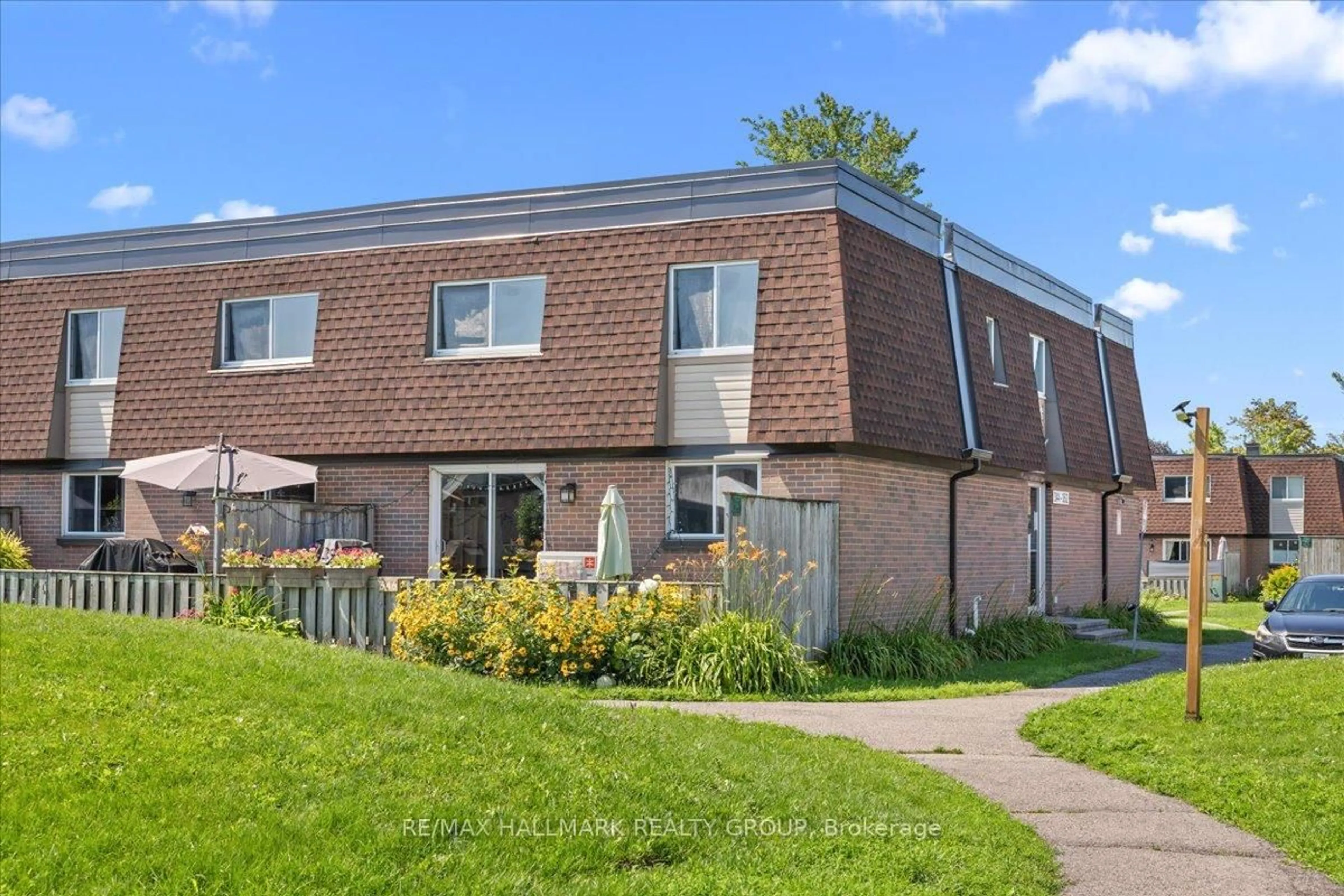 Unknown for 346 Garden Glen Private, Ottawa Ontario K2G 1E4