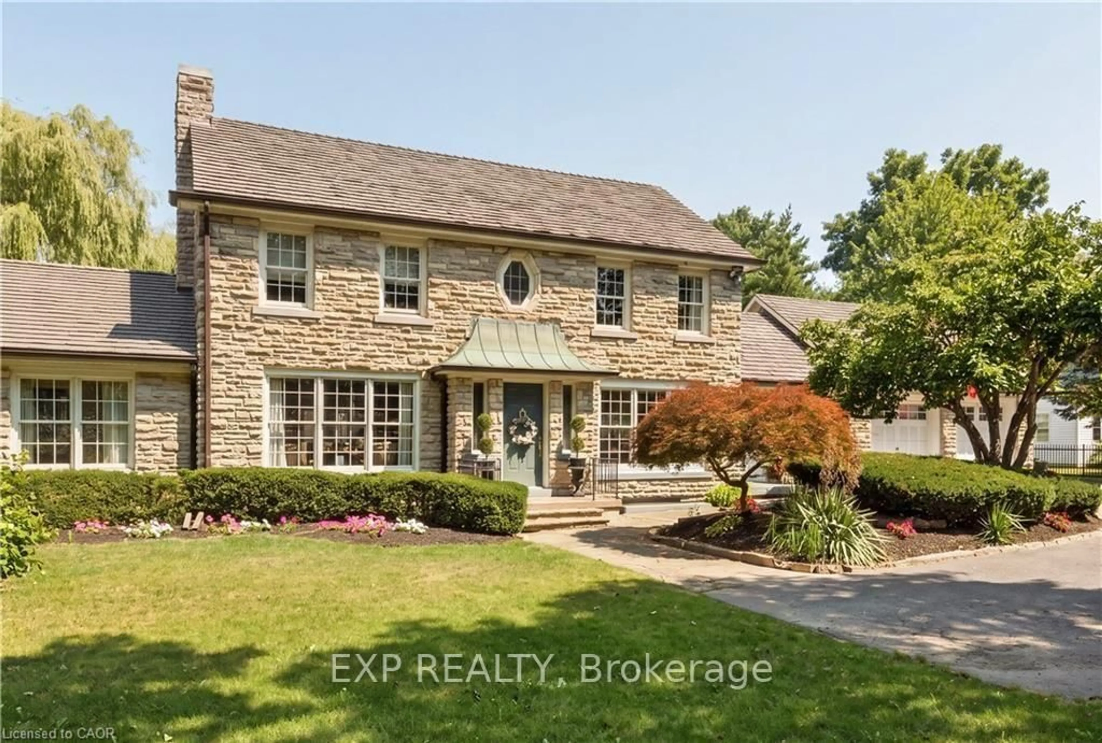 Home with brick exterior material, street for 290 Bridgeport Rd, Waterloo Ontario N2J 2L1