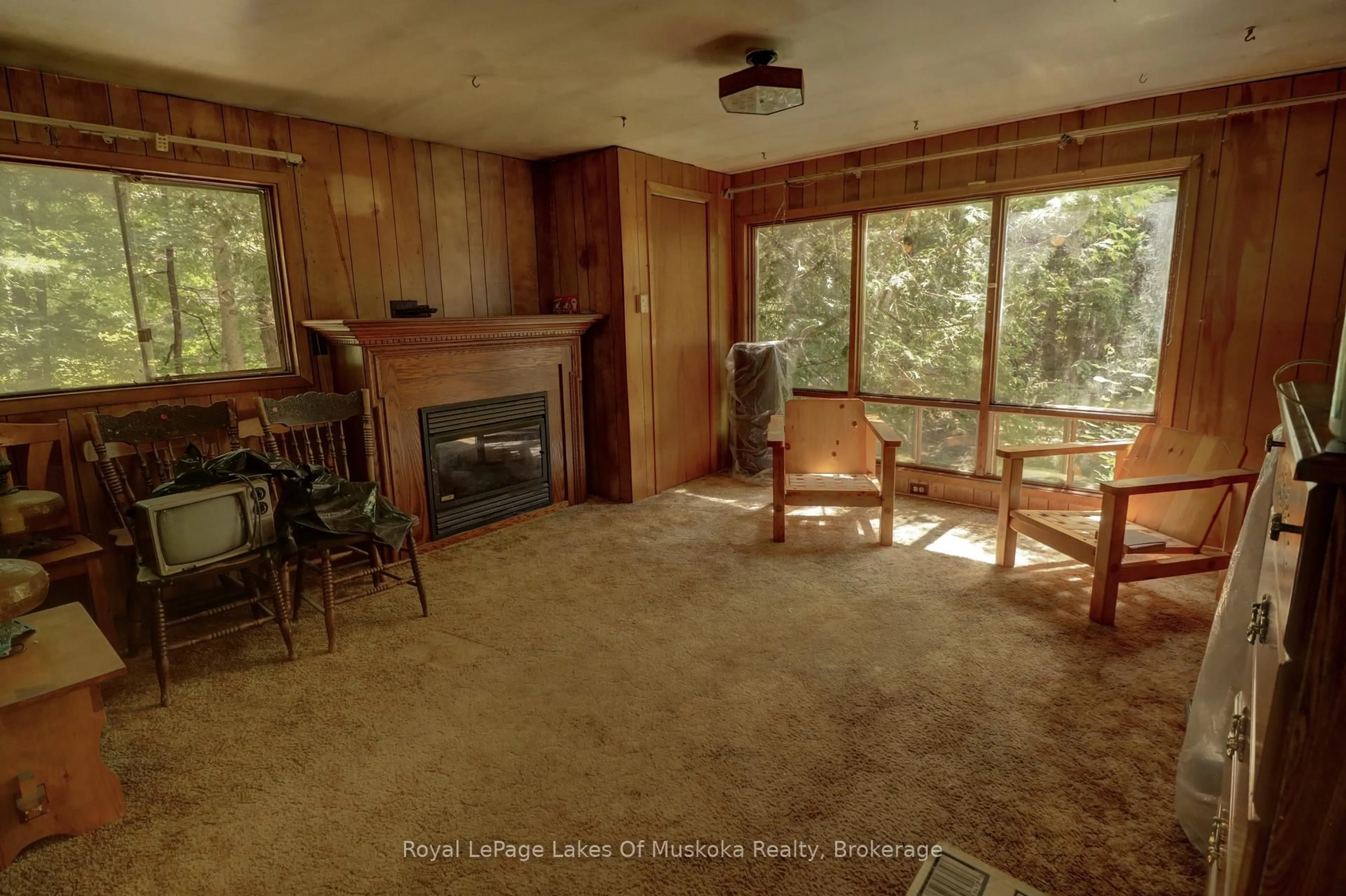 A pic of a room for 182 Old School House Rd, Huntsville Ontario P1H 2J4